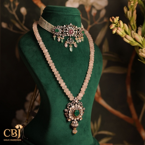 Bring the vintage glam to your look with this enchanting pearl choker & rose quartz haram from our Victorian Collection. Both featuring a combination of CZ and emerald stones.