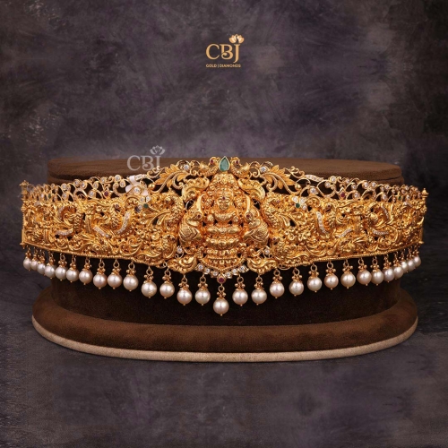 A traditional lightweight Lakshmi vaddanam featuring cz stones.