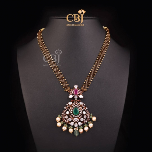 A mesh like short necklace design featuring CZ Stones. 