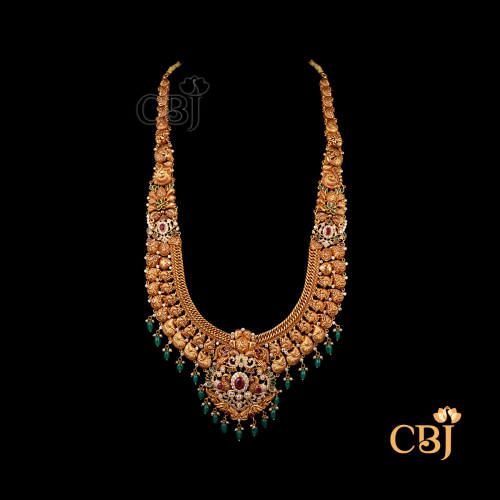 	Antigue long Haaram 4