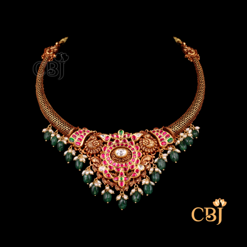   Light Weight Kundan Short Necklace 1