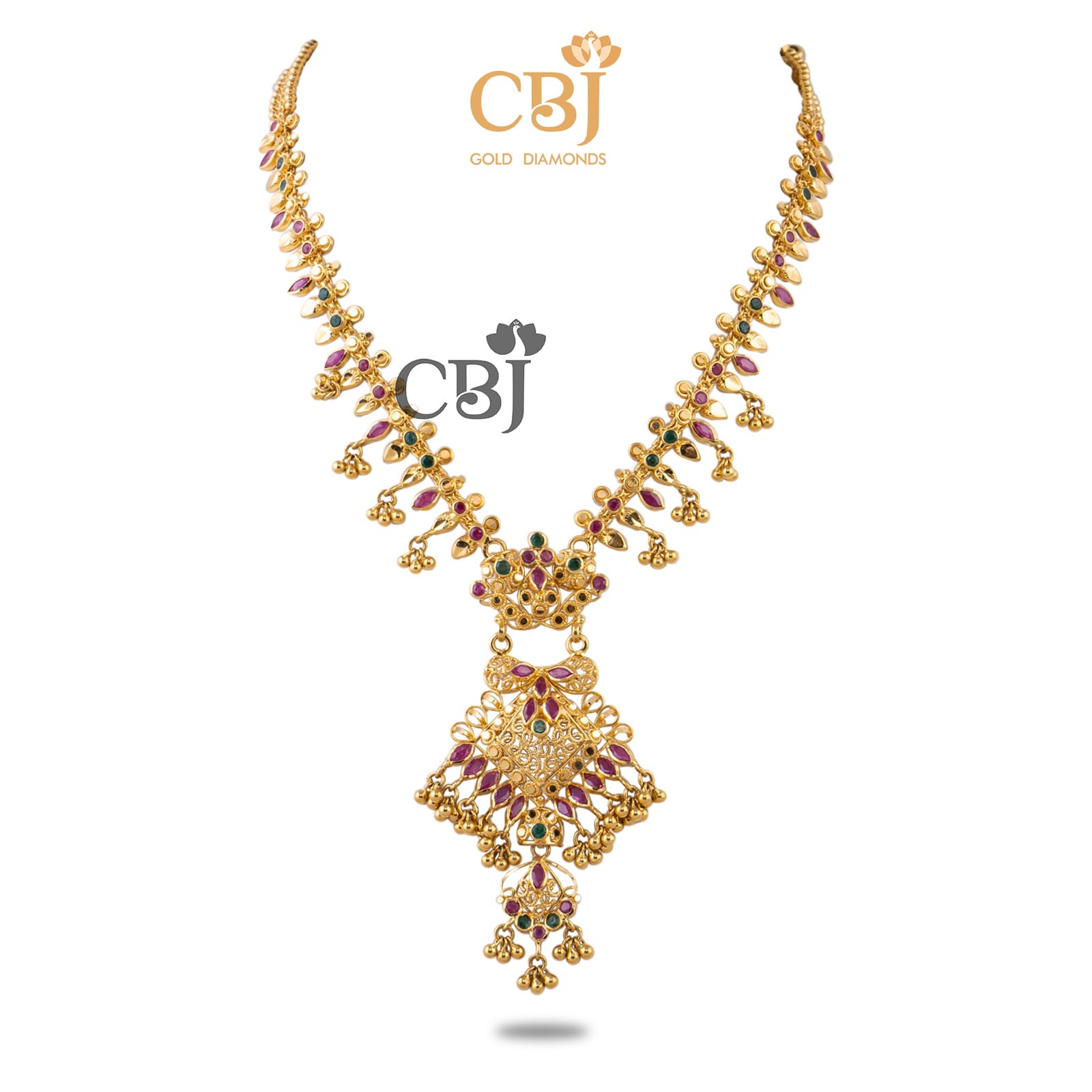 A slim and slender lightweight necklace featuring rubies and emeralds.A slim and slender lightweight necklace featuring rubies and emeralds.