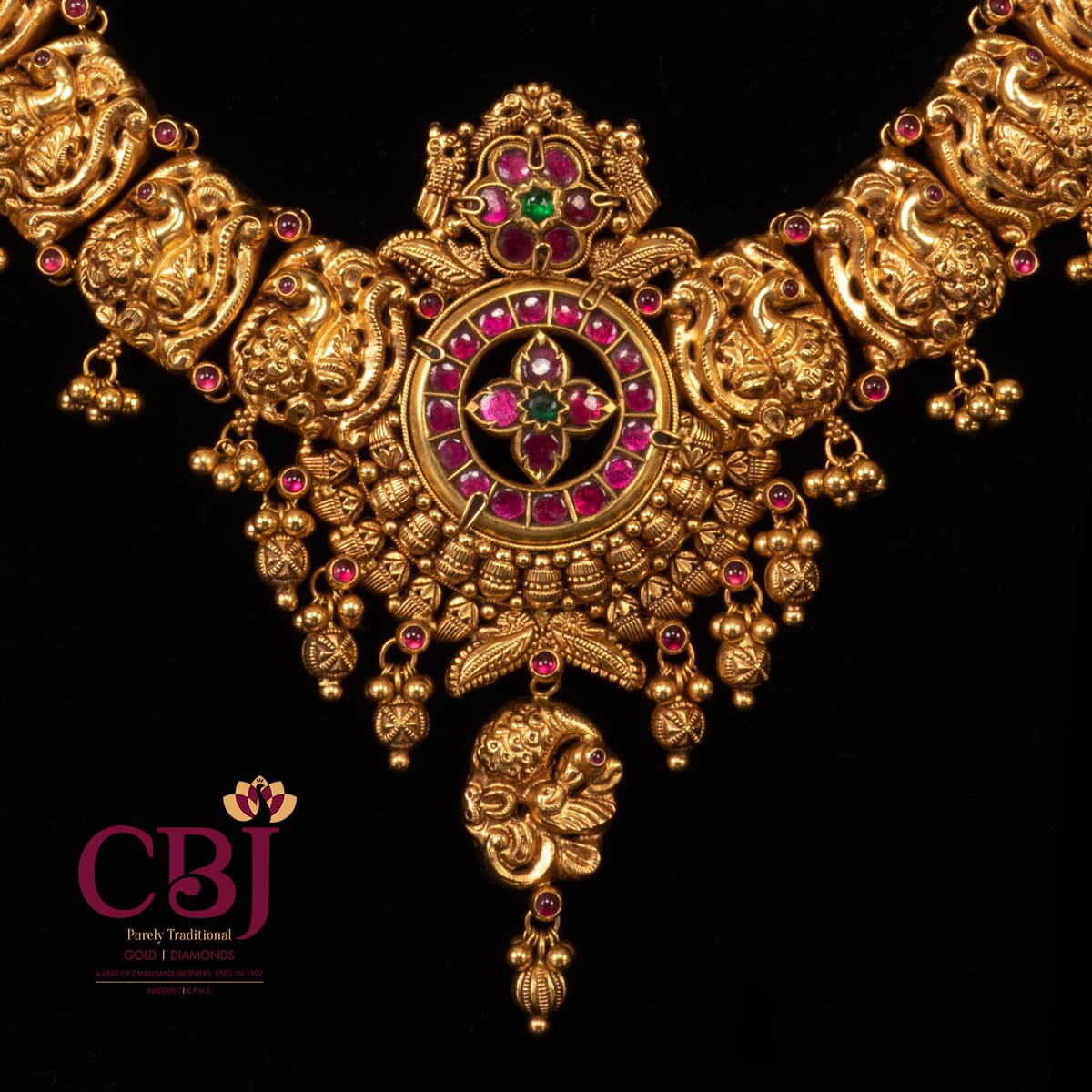 This Bridal Antique U-Haram has a unique look and is perfectly complimented by rubies