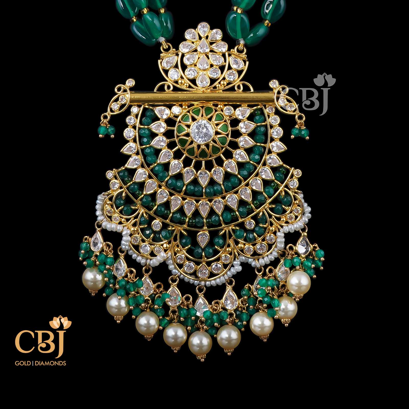 ultra light weight pearl emerald haar necklace