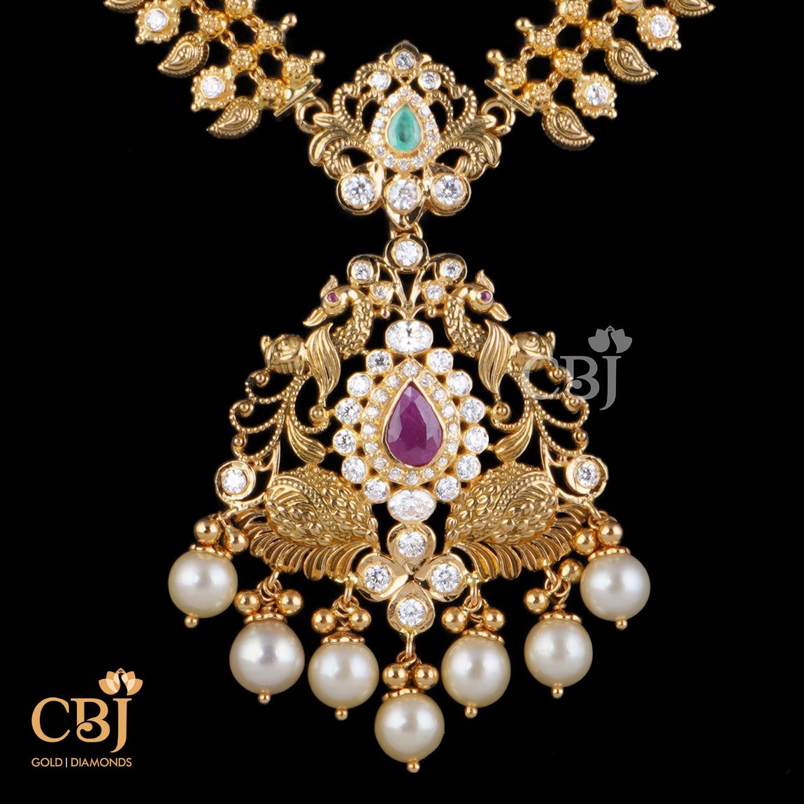 womens gold necklaces