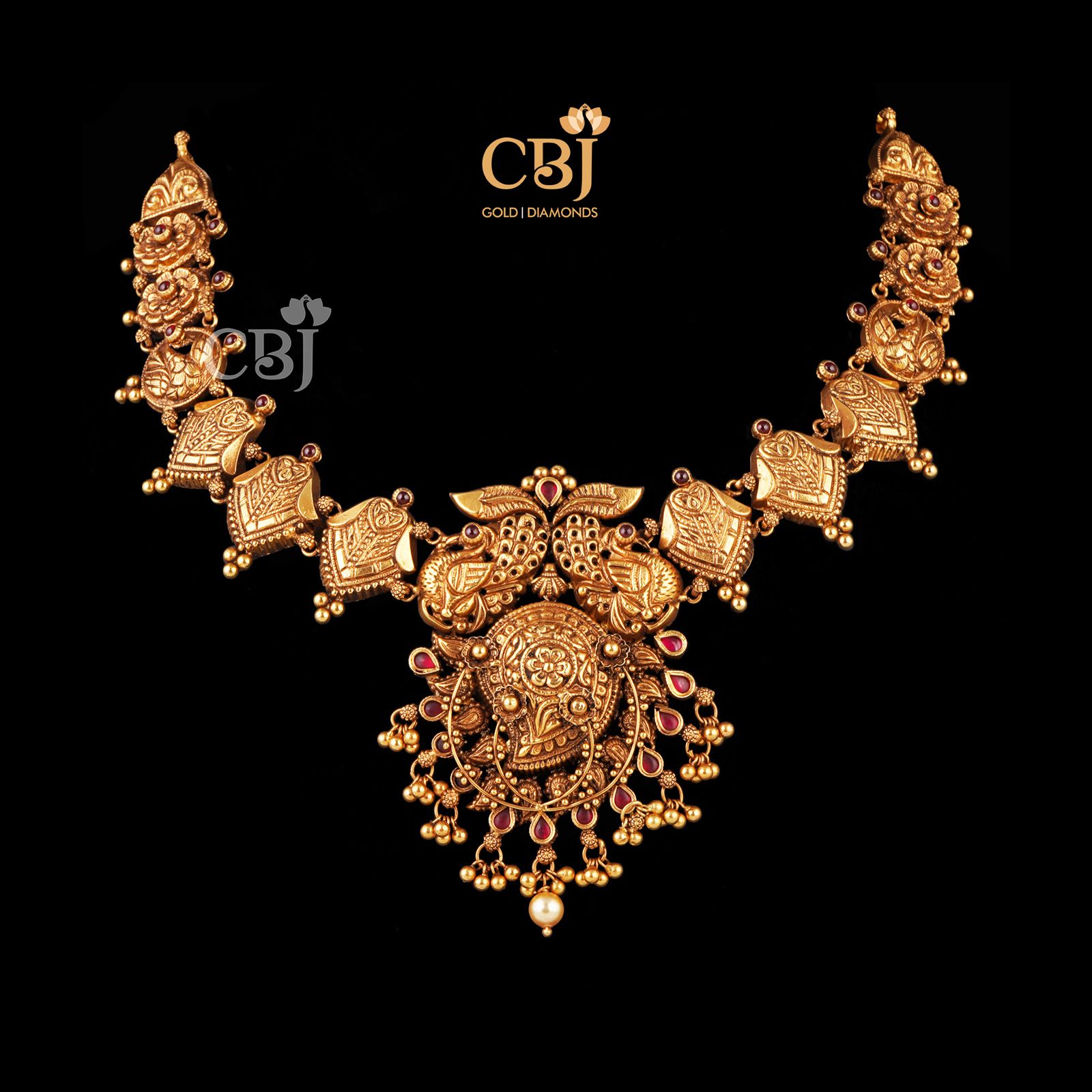 antique short necklace