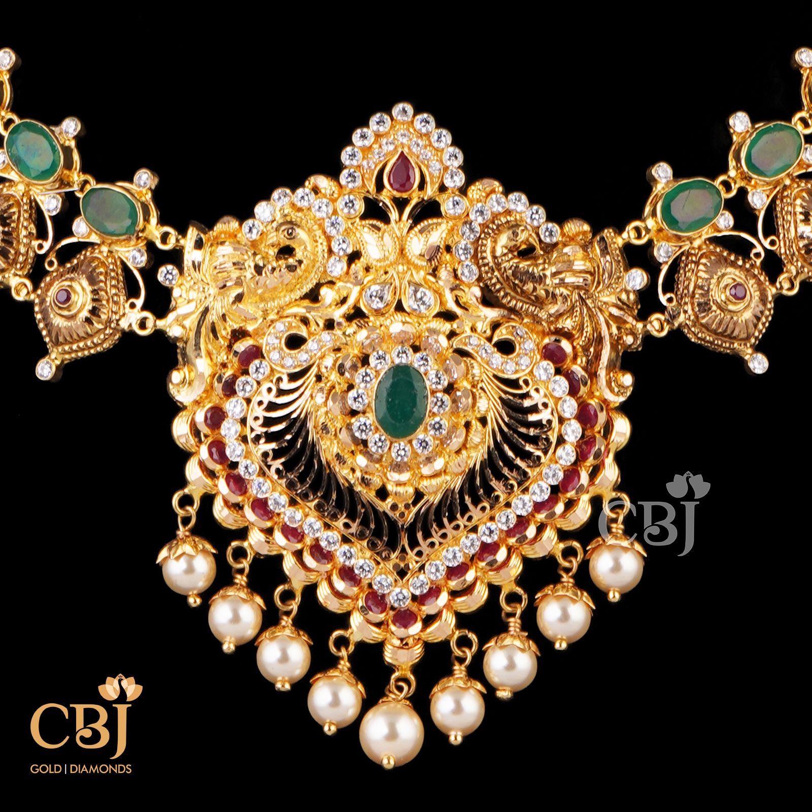 traditional emerald necklace