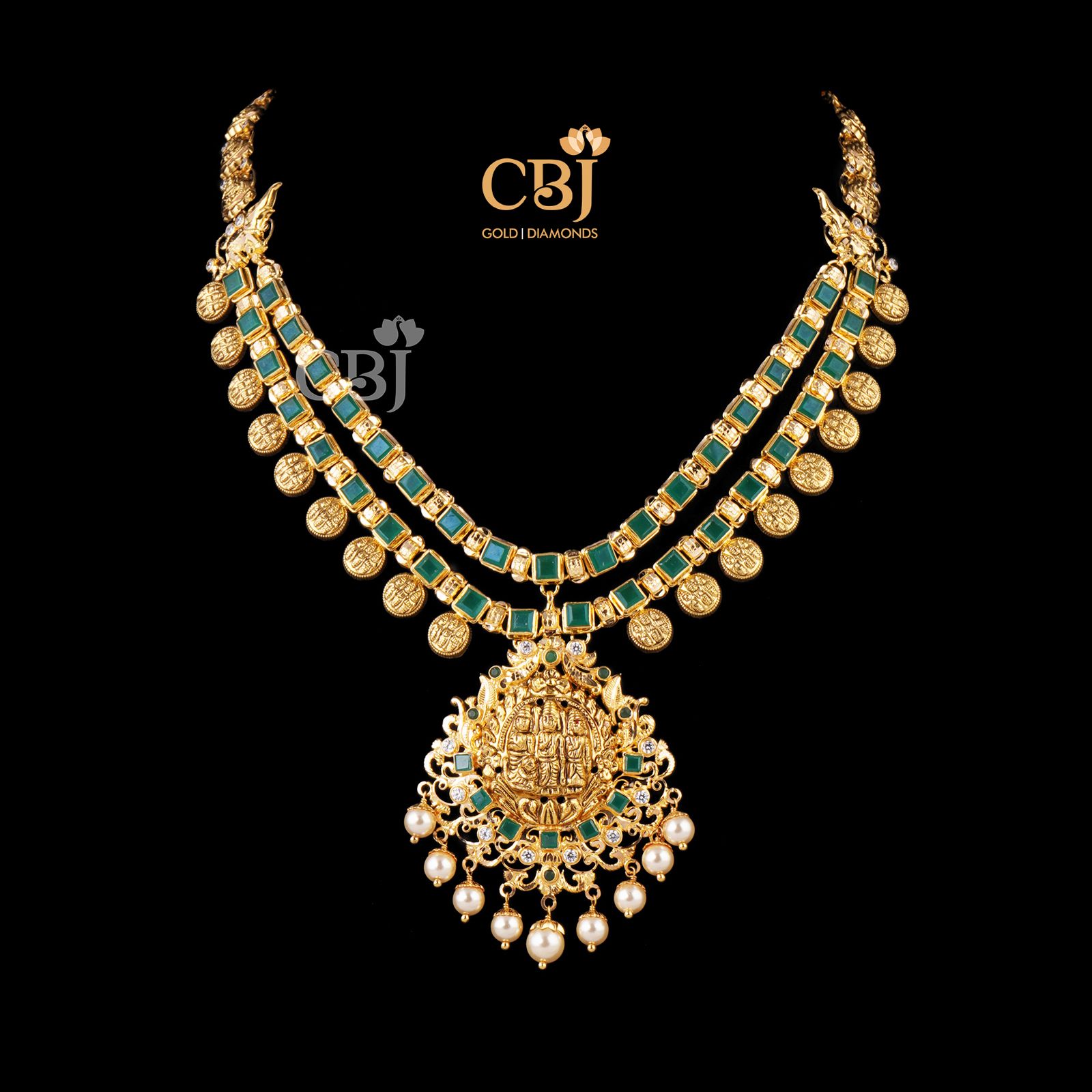 gold and emerald necklace