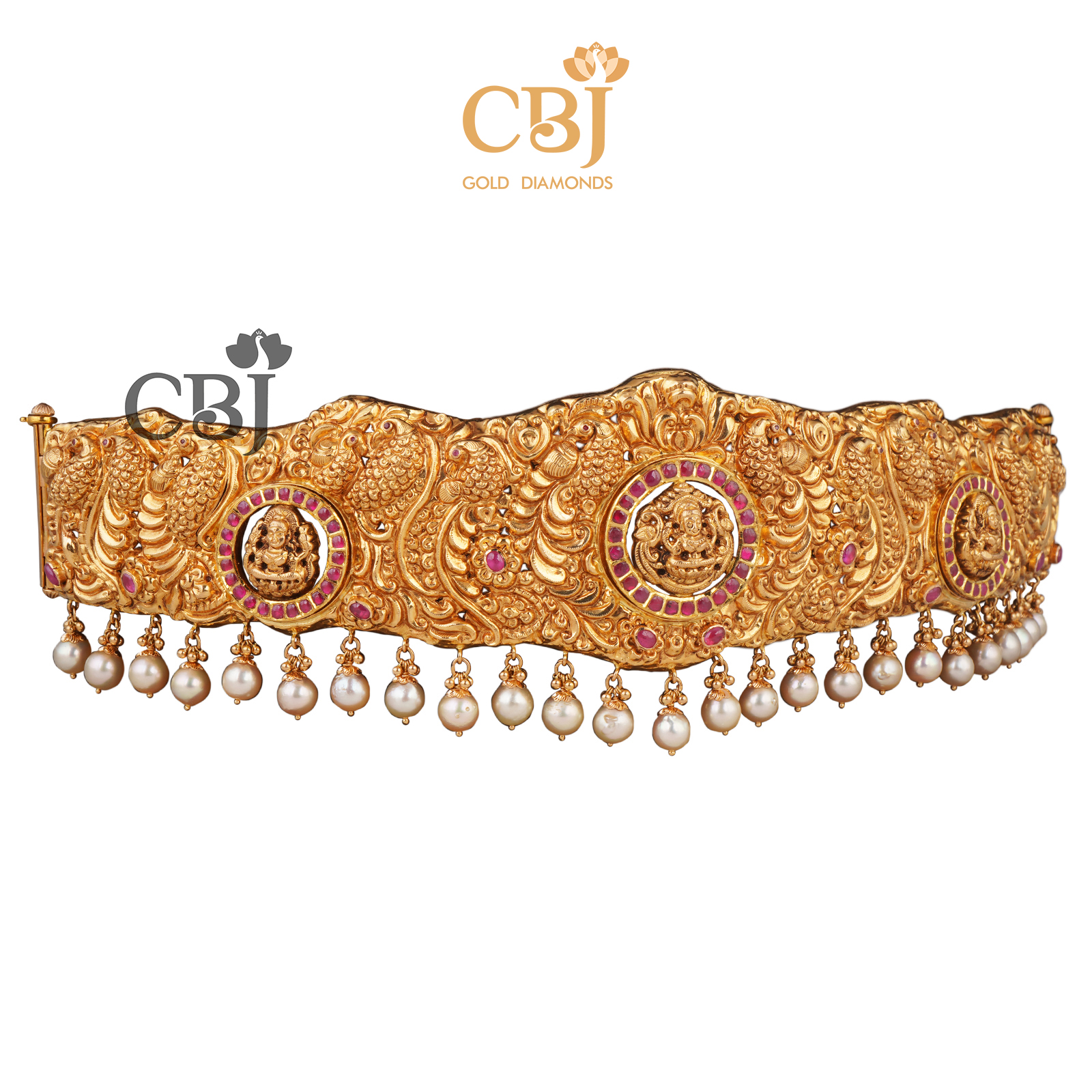 A classic design that exudes elegance when worn. A classic traditional piece that goes well with temple jewellery sets.