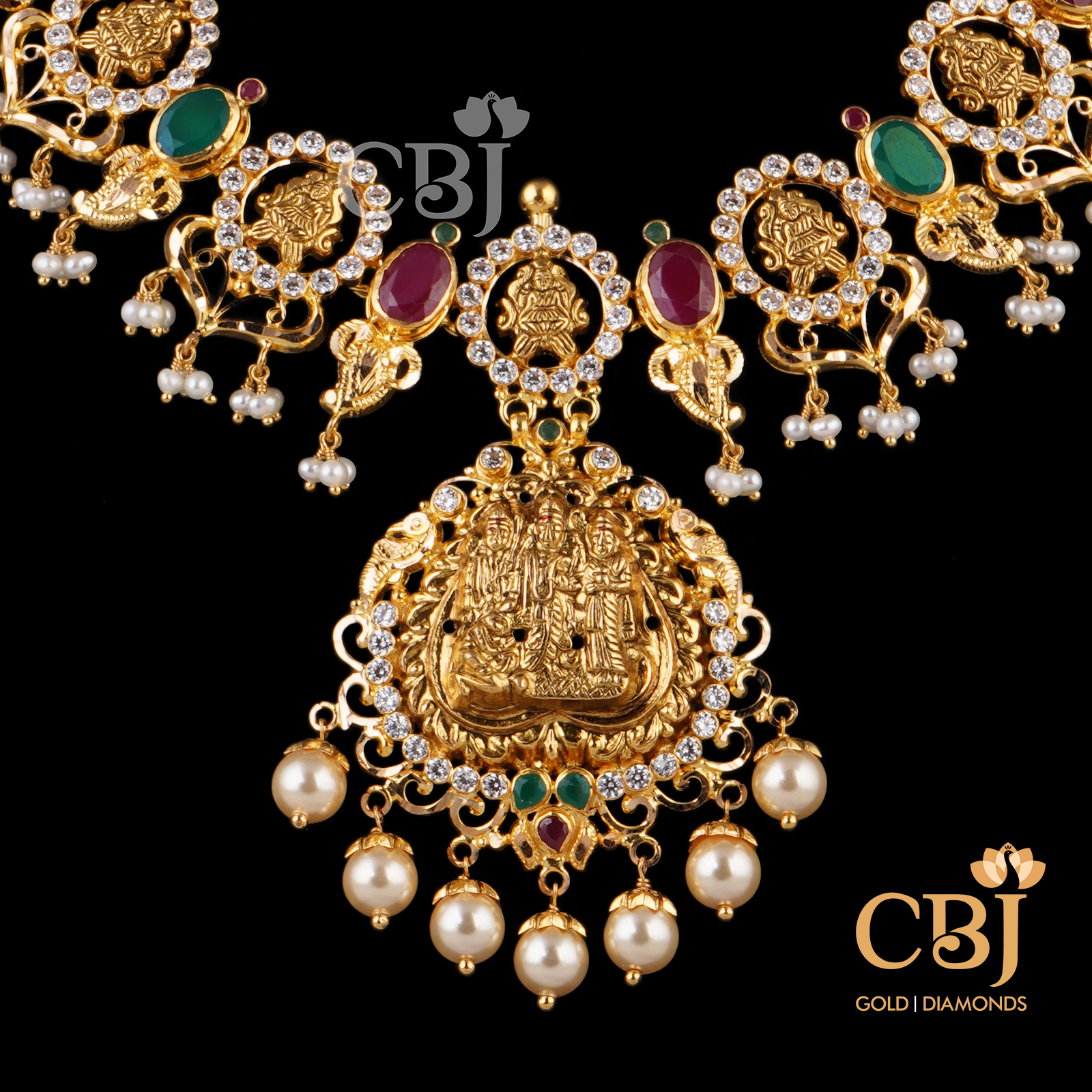 Vivid and vibrant at a glance. A colourful Sita Ram short Necklace.