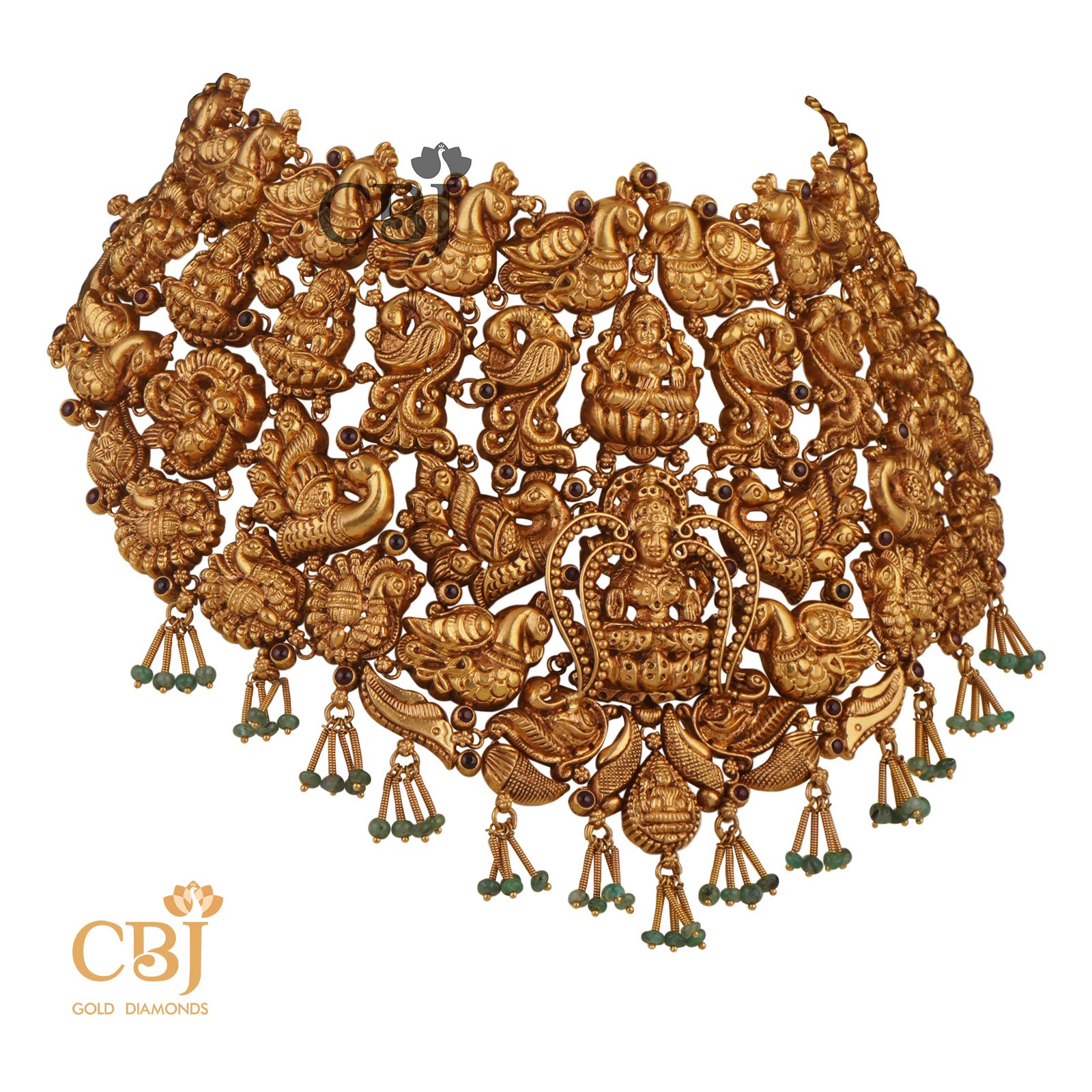 A royal regal bridal choker with divine engravings. Emerald pota's add the final touch to an already perfect design.