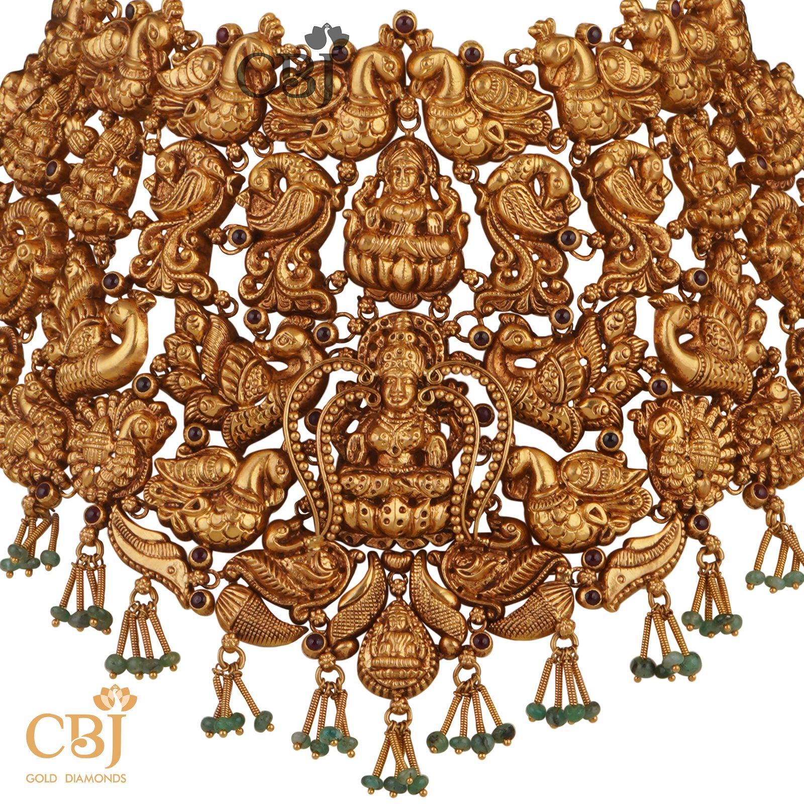 A royal regal bridal choker with divine engravings. Emerald pota's add the final touch to an already perfect design.