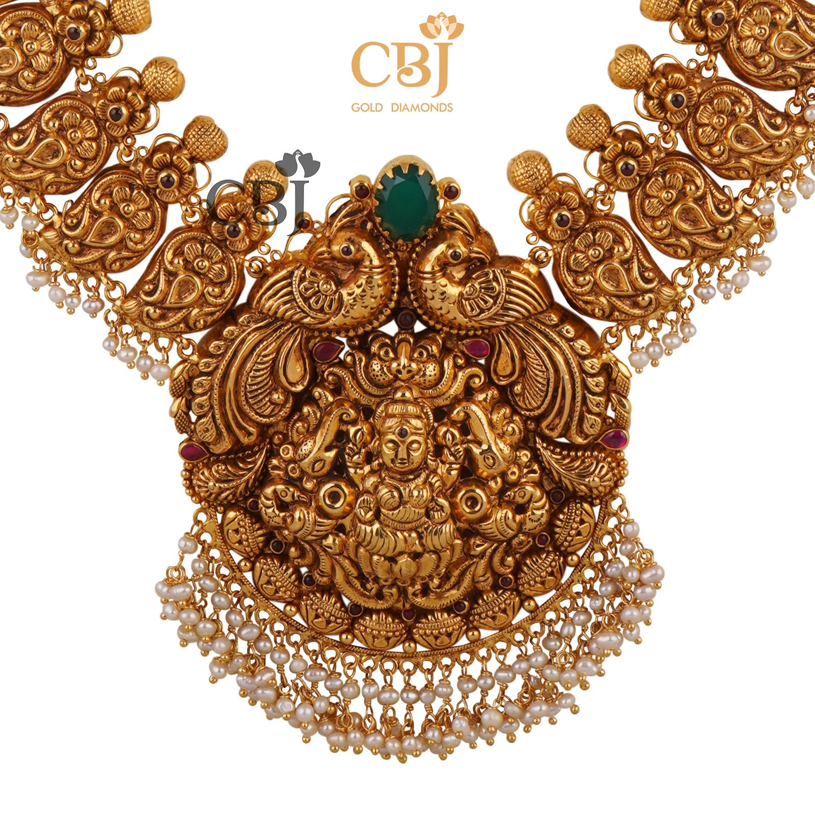 Nakashi Haram featuring a striking symmetrical design. Ideal for traditional occasions.
