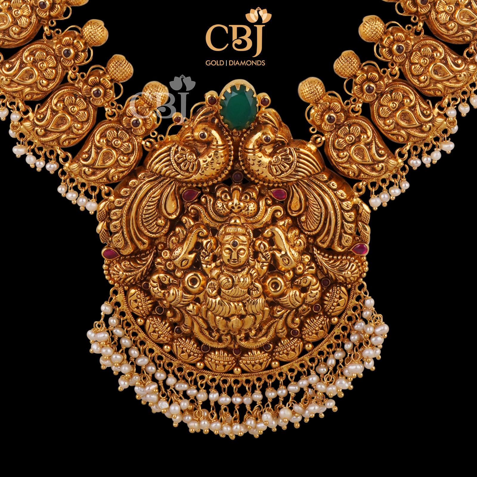 Nakashi Haram featuring a striking symmetrical design. Ideal for traditional occasions.