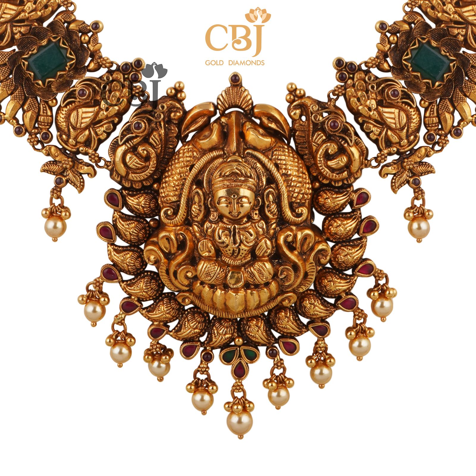 This antique semi long necklace depicts the excellence in our workmanship. A perfect blend of ruby