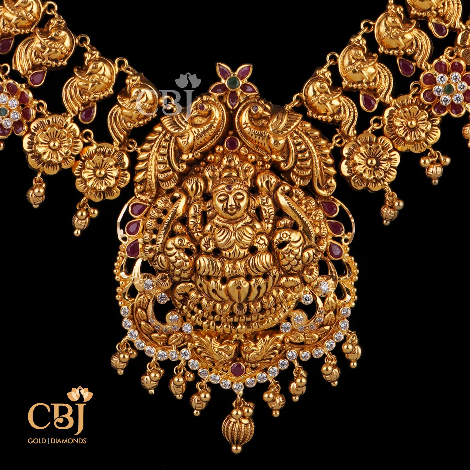 A simple light weight deep nakas U Haram which has it's design inspired from the south Indian tradition.