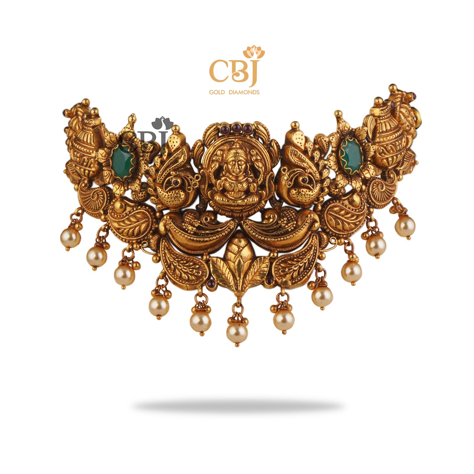 This antique nakashi designer choker is nothing but elegance made visible.