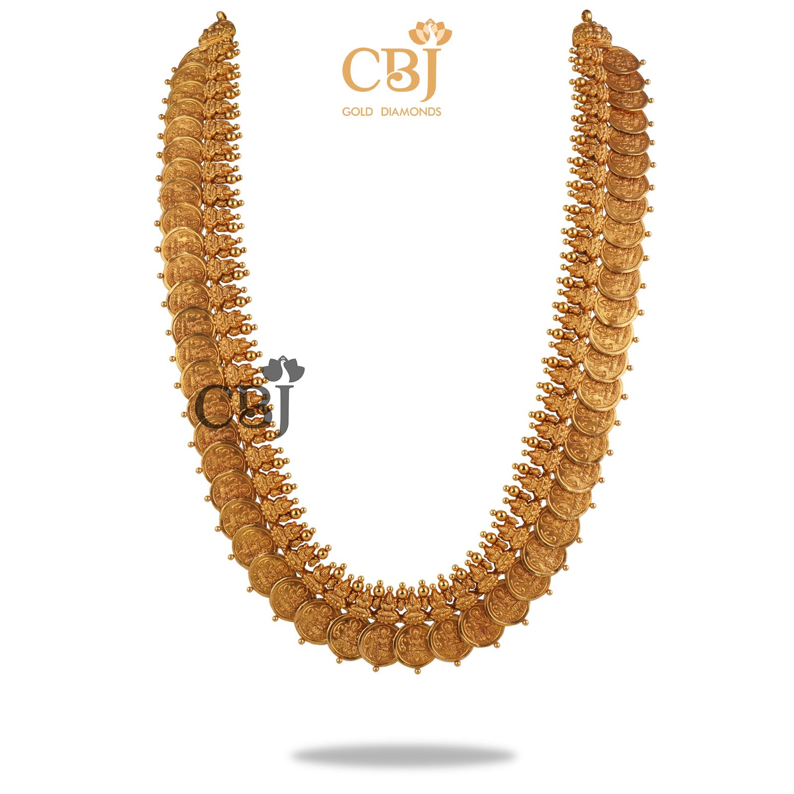 A classic traditional wear never goes out of trend. Antique and timeless Lakshmi Kasumala for brides.
