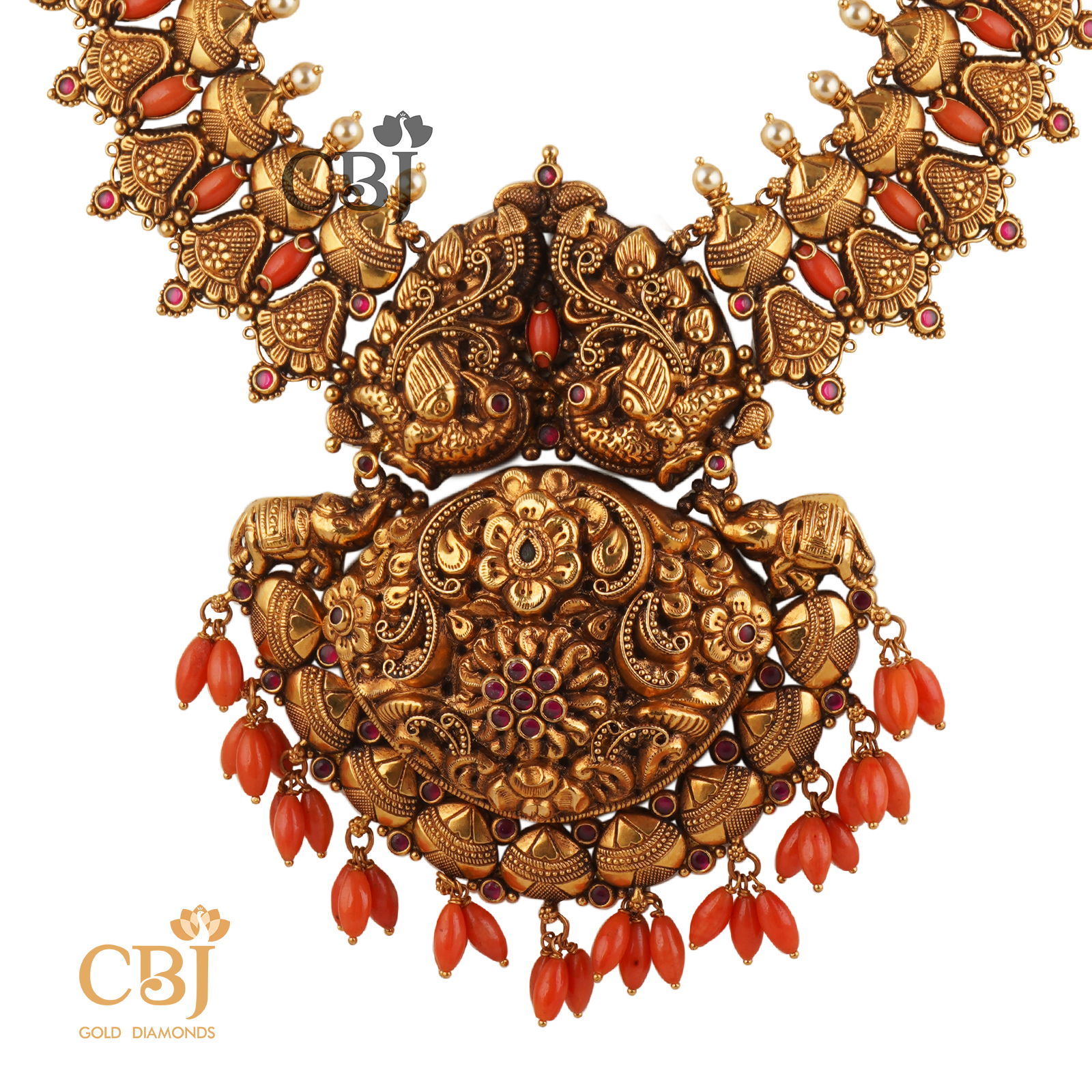 A style statement nakashi haar studded to perfection with corals for a stunning understated colour contrast.