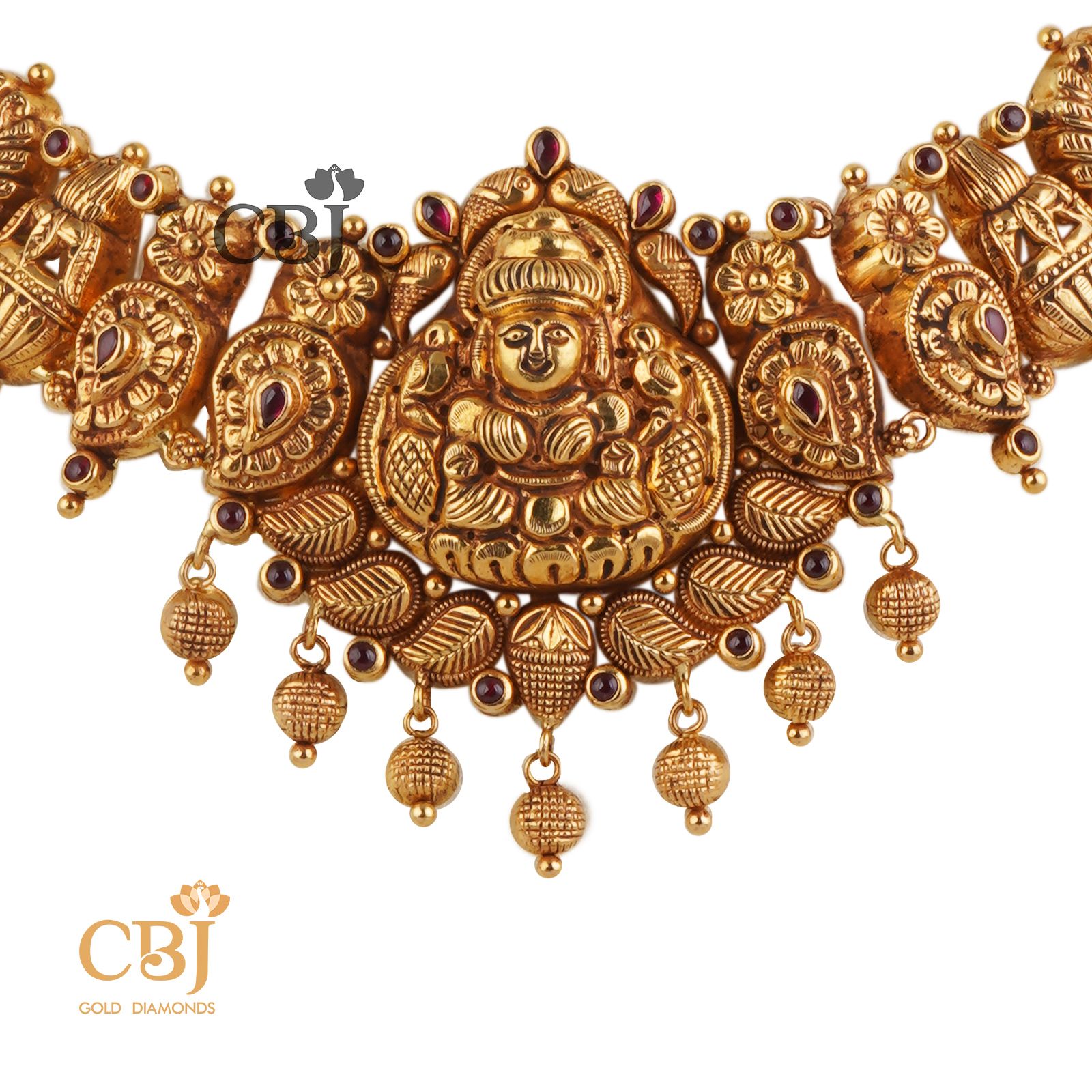 This light weight antique nakashi necklace is  designed with precise perfection that comes only with years of expertise.