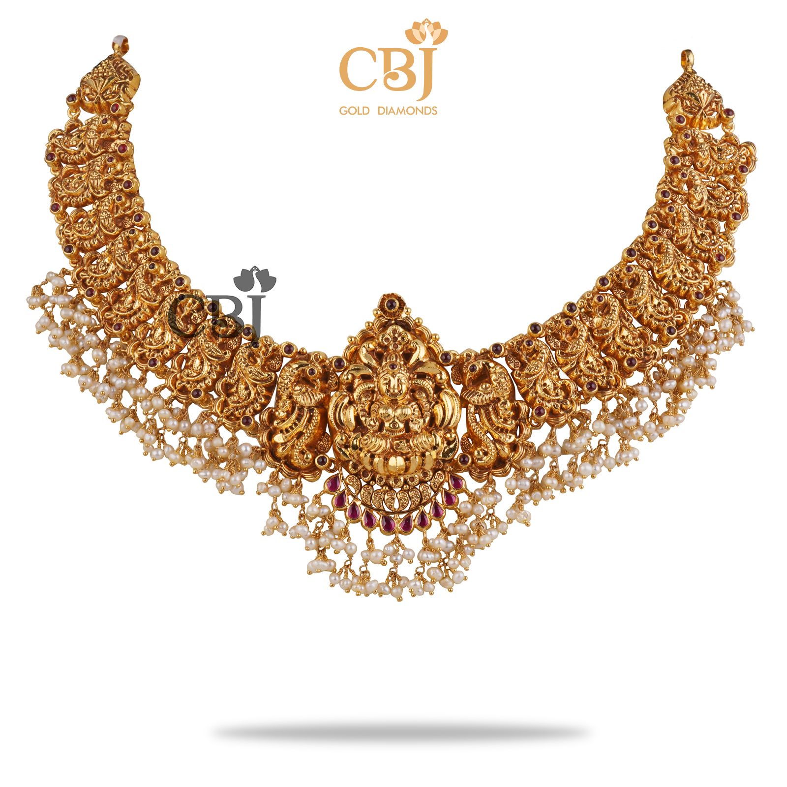 A unique lightweight antique nakashi necklace enriched with micro-pearls.