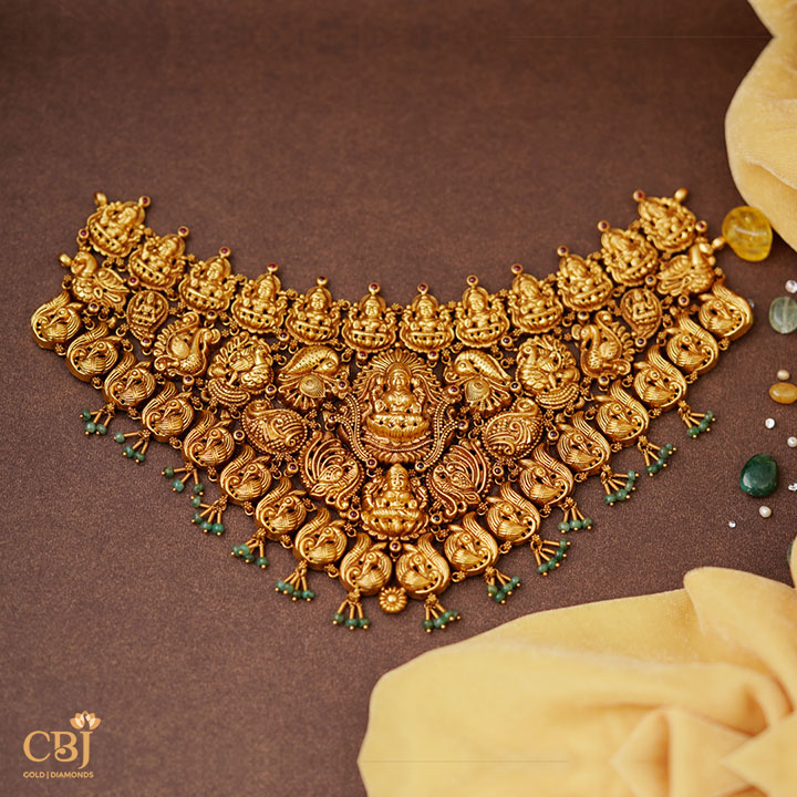 An antique design marvel and an example of our artistic precision.  Neela Nakashi Bridal Antique Choker