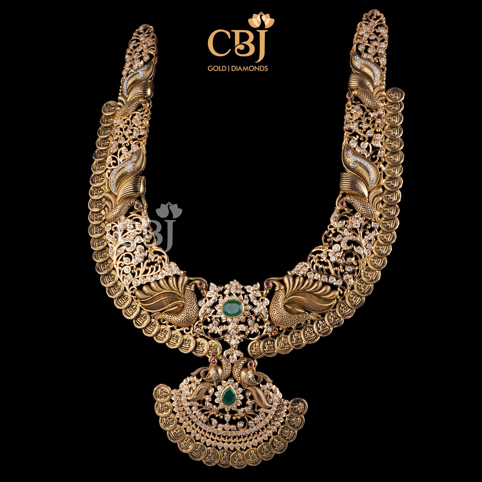 A designer U Haram with Lakshmi Kasu. A perfect designer finish that only comes with years of expertise in crafting.
