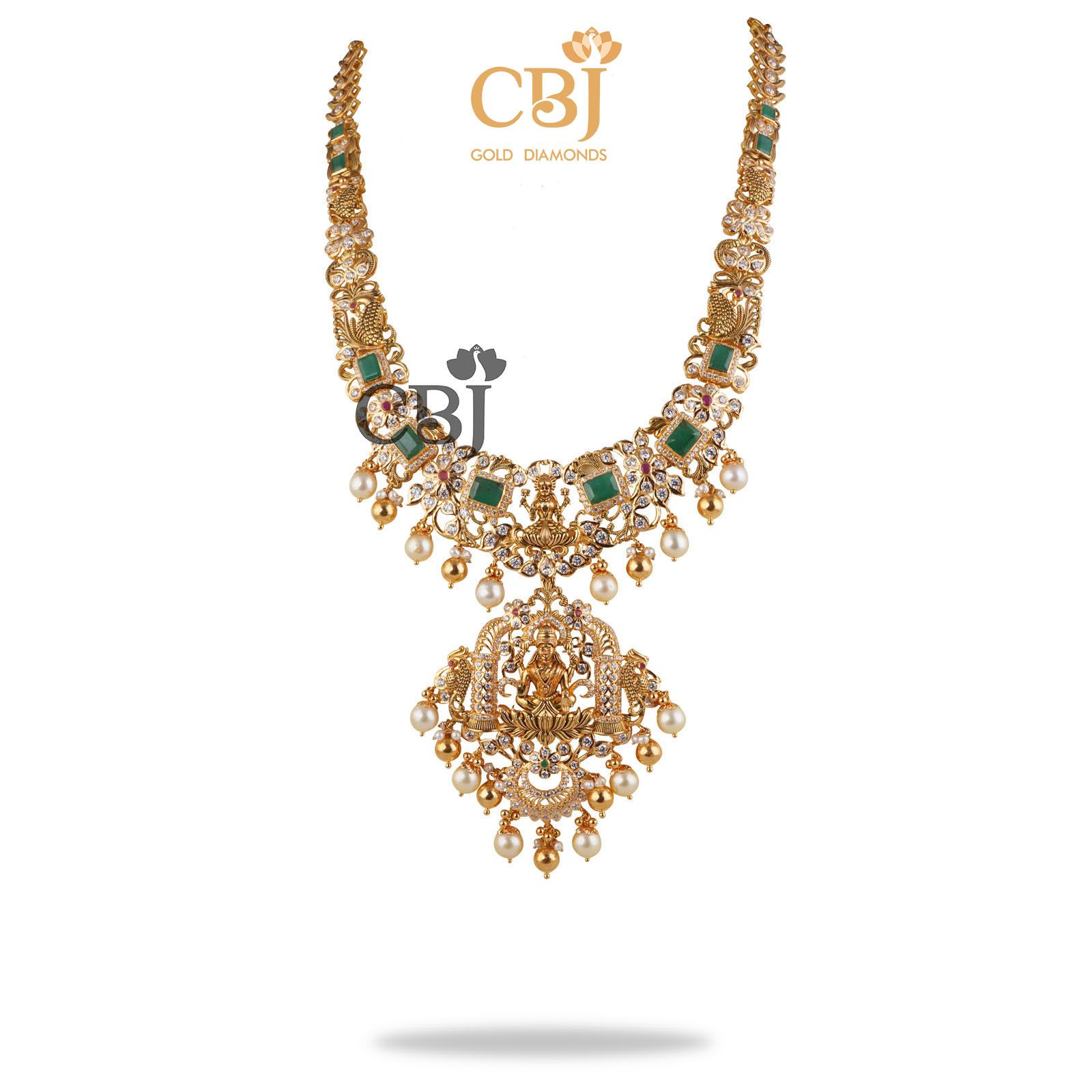 Cast a spell with this divine CZ pachi U haram with emerald stone as its highlight.