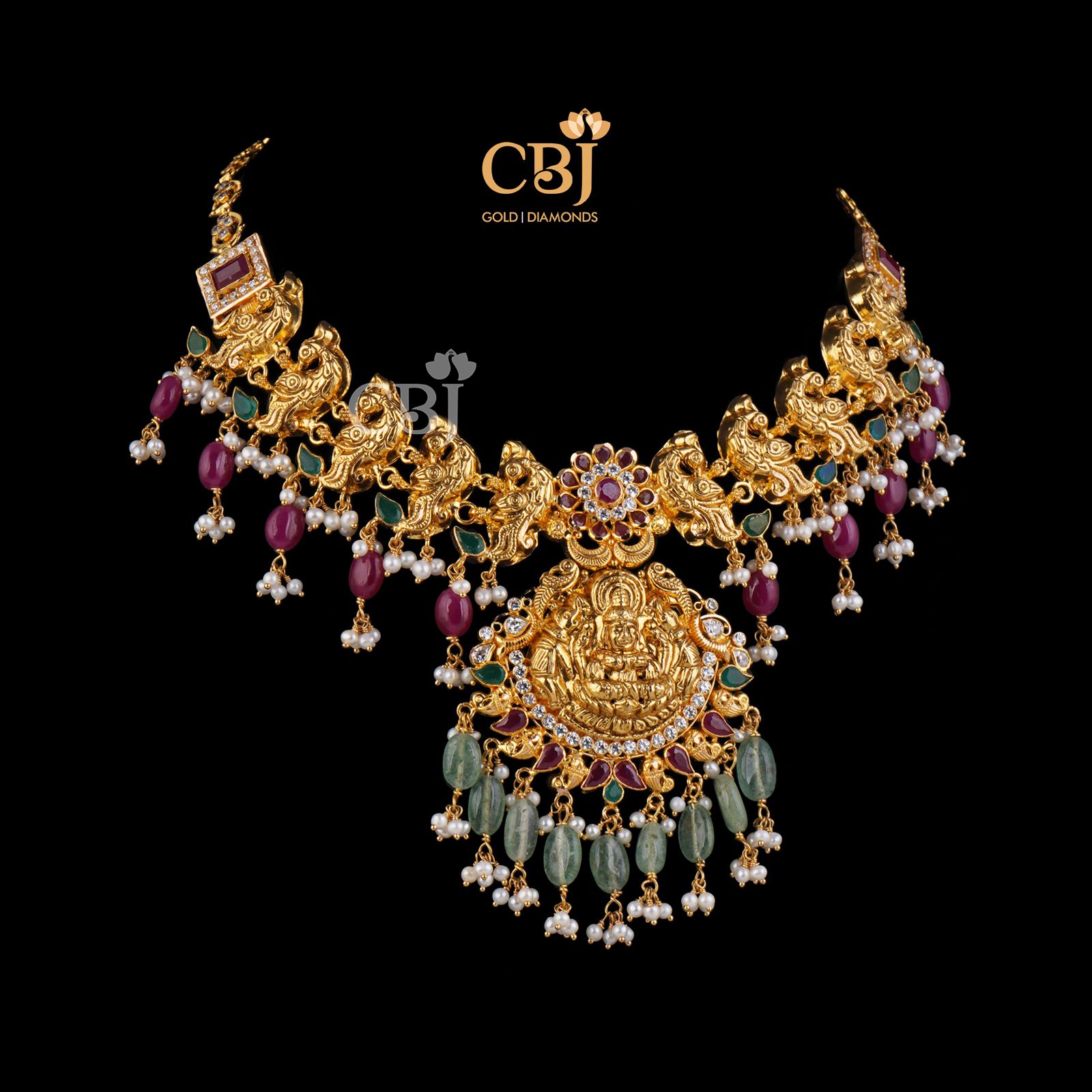 Light weight traditional necklace bejewelled with rubies