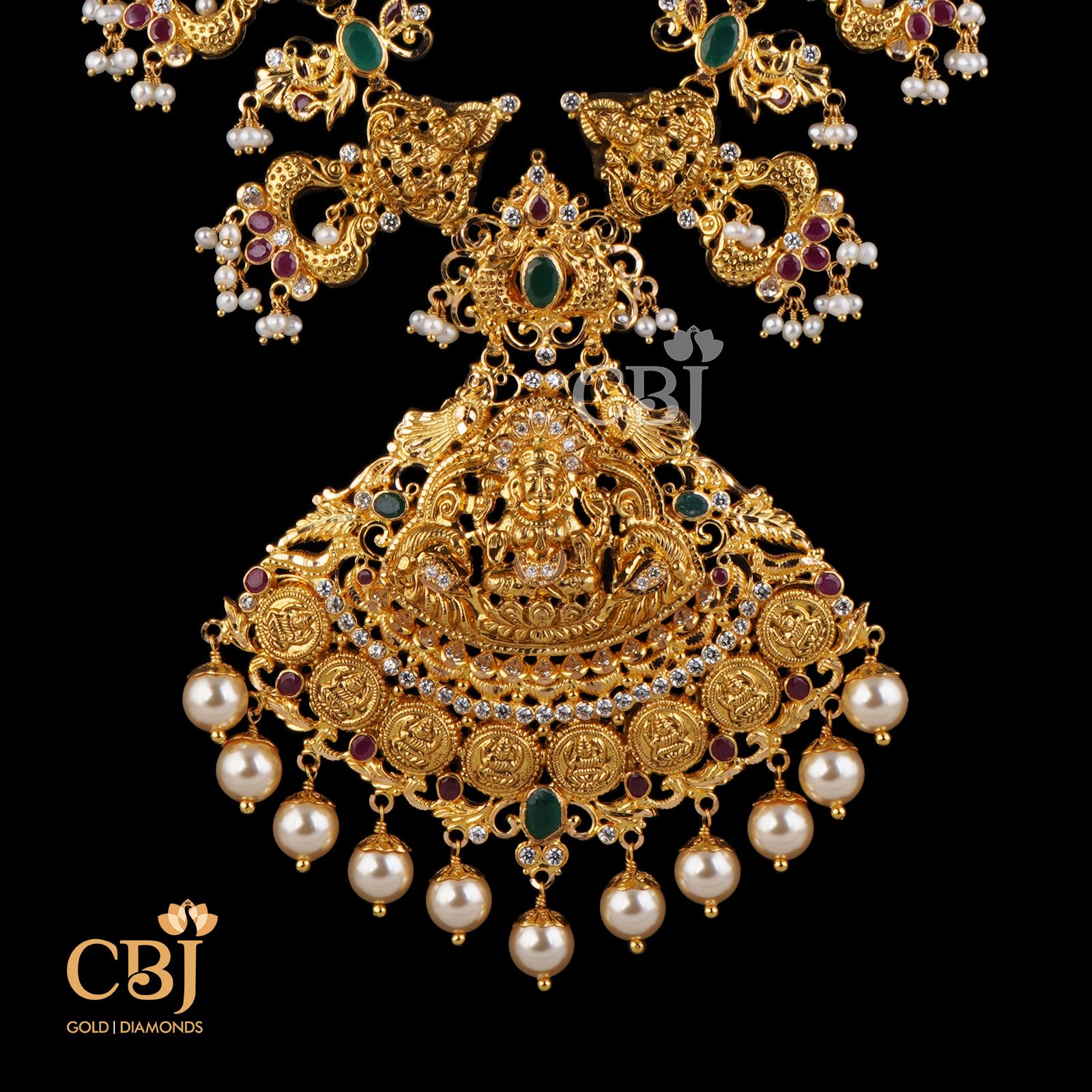 A light weight long haram featuring suspended pearls.