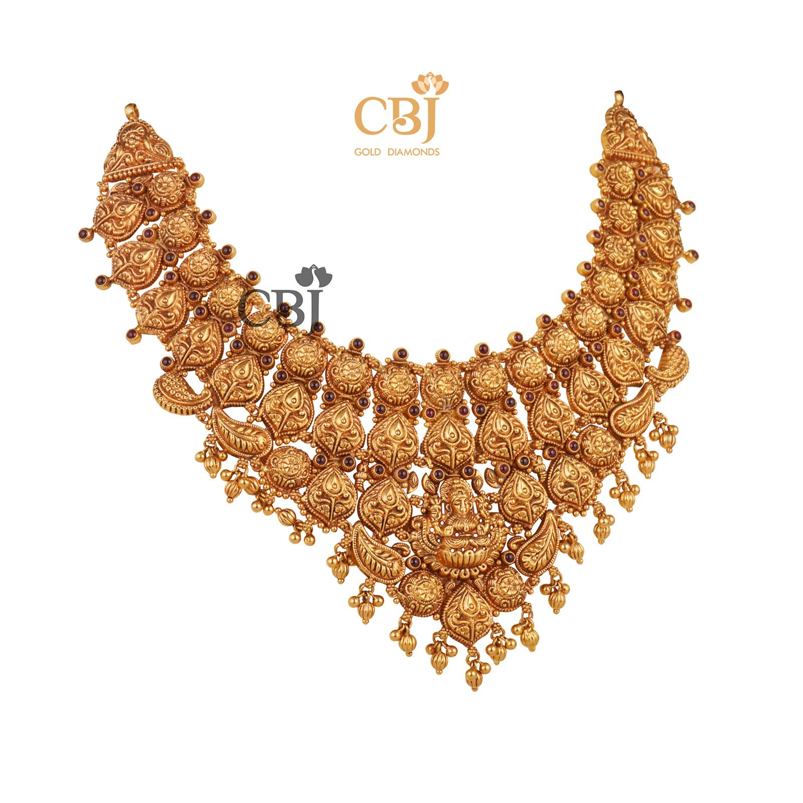 A nakashi short necklace depicting grandeur in design.