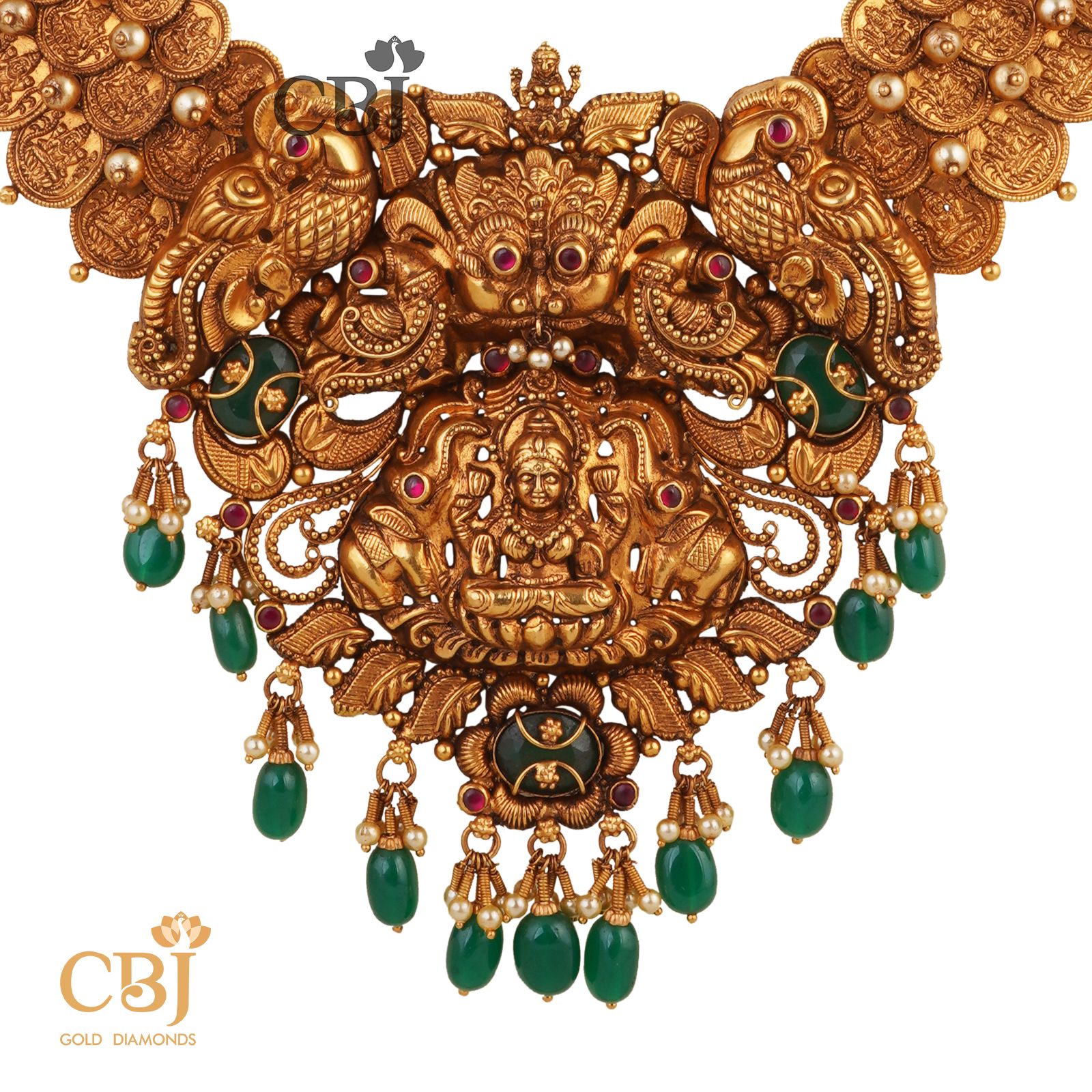 U-haram studded with Lakshmi Kasu throughout its design offering an extravagant look.