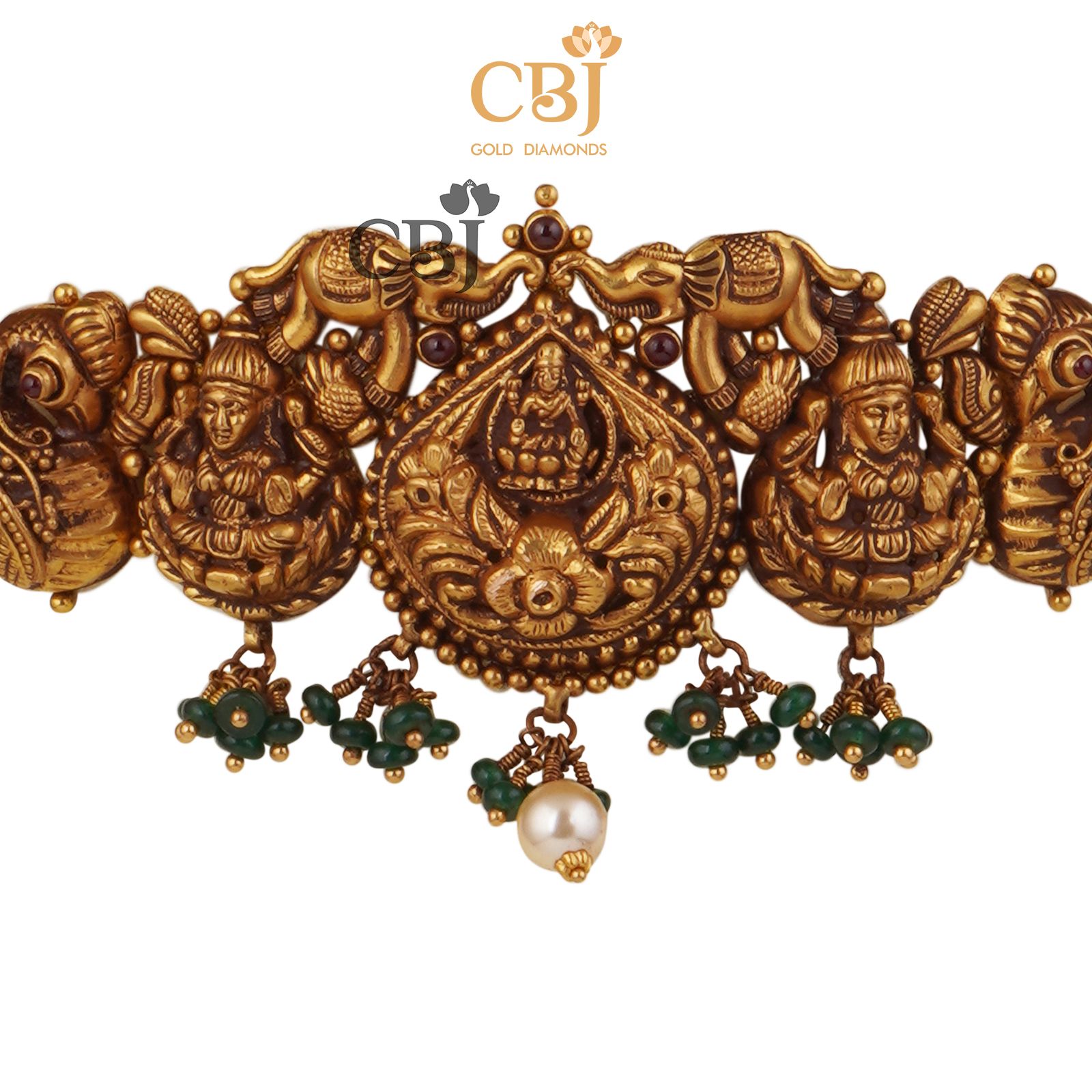 A sleek bajuband/choker featuring an antique finish under nakashi workmanship.