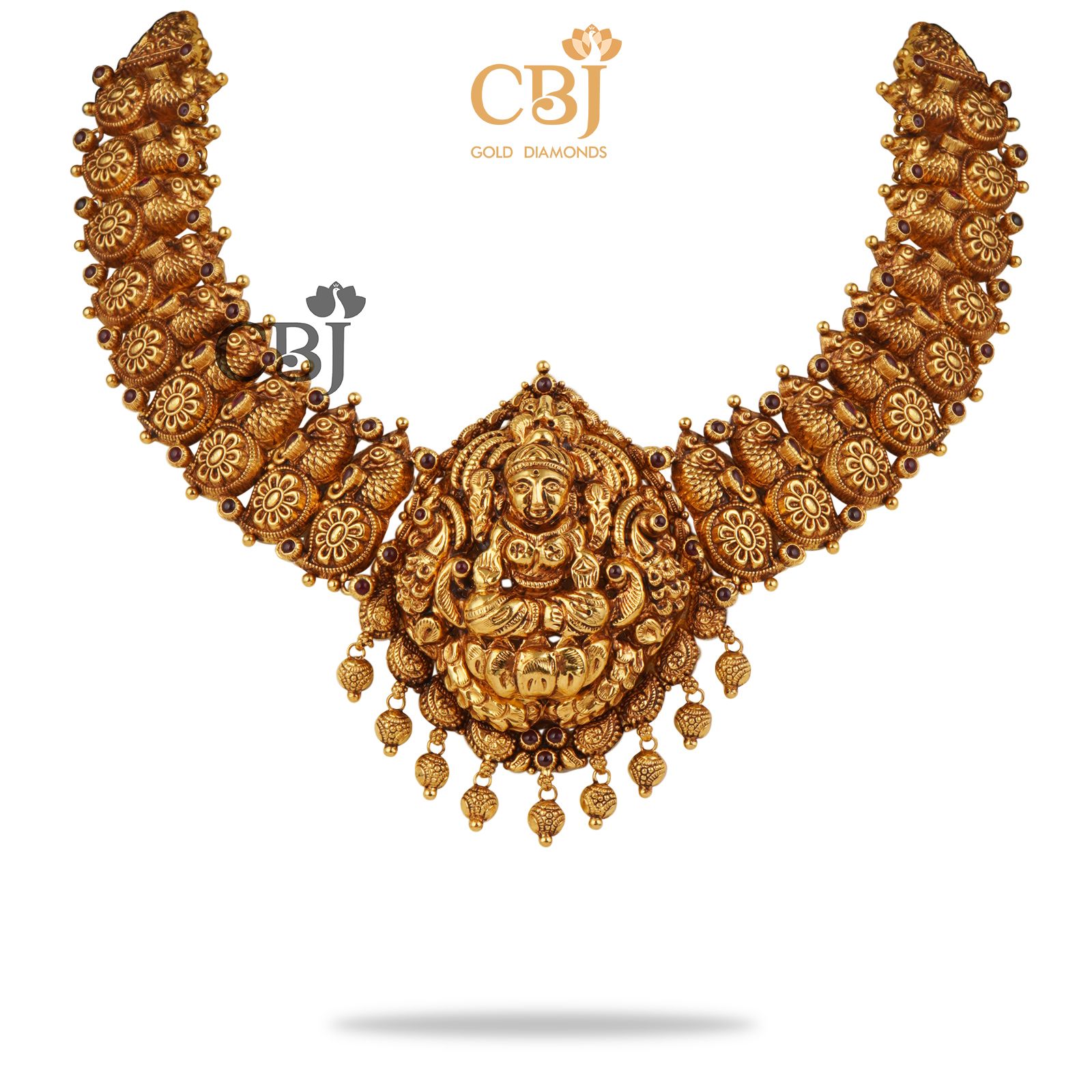 A grand antique necklace from Nakashi workmanship.