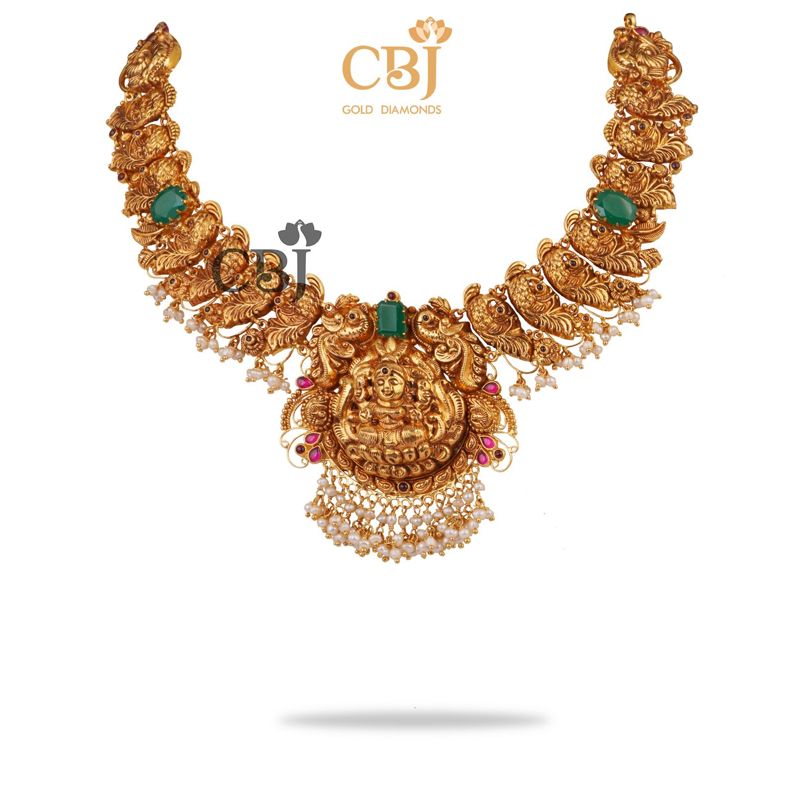 Light weight nakashi necklace studded with emerald stones and enhanced with micro pearls.