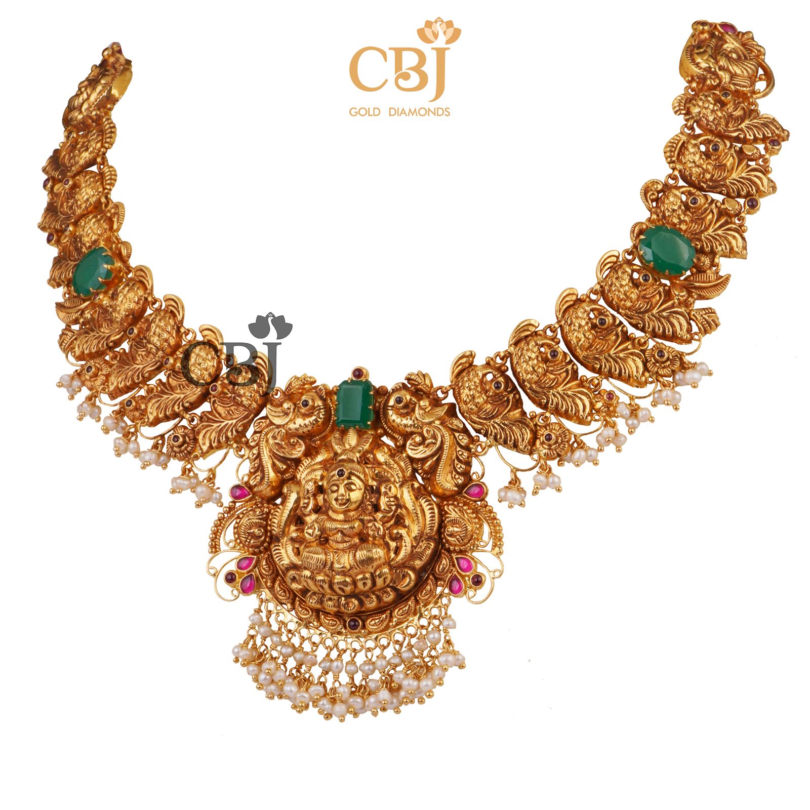 Light weight nakashi necklace studded with emerald stones and enhanced with micro pearls.