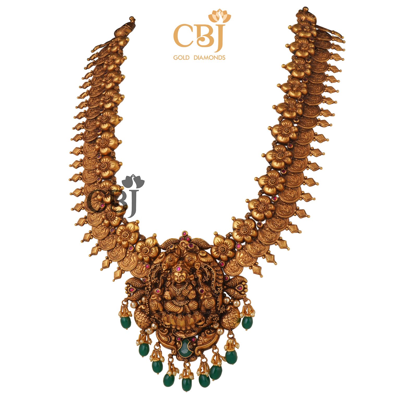A beautiful antique piece featuring kasu throughout its design. A stunning centrepiece compliments the design perfectly.