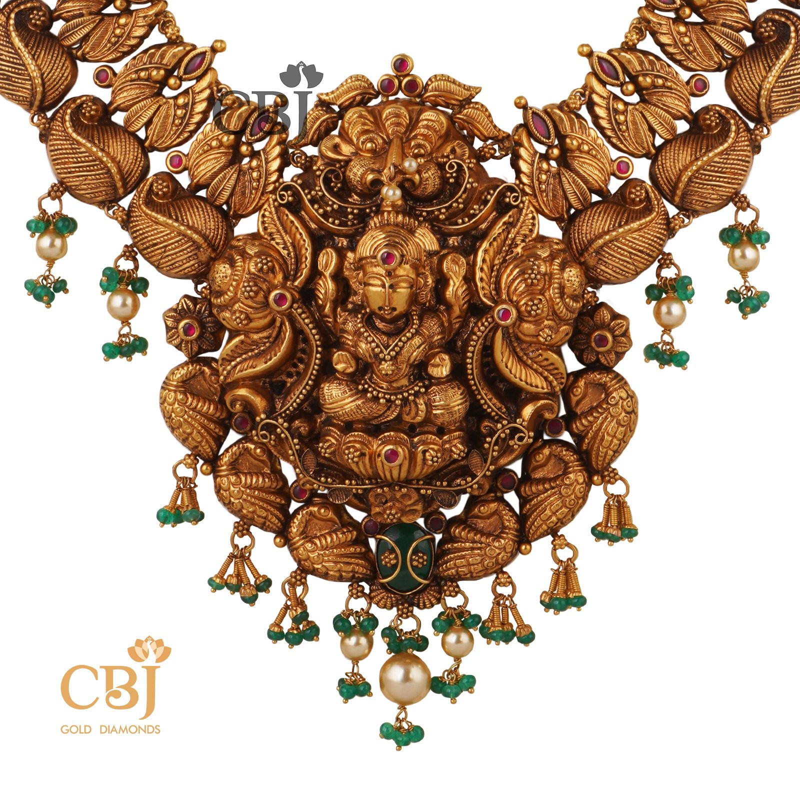 A stunning design enchantment casted by pure 22k gold. A truly antique nakashi haram with a stunning finish.
