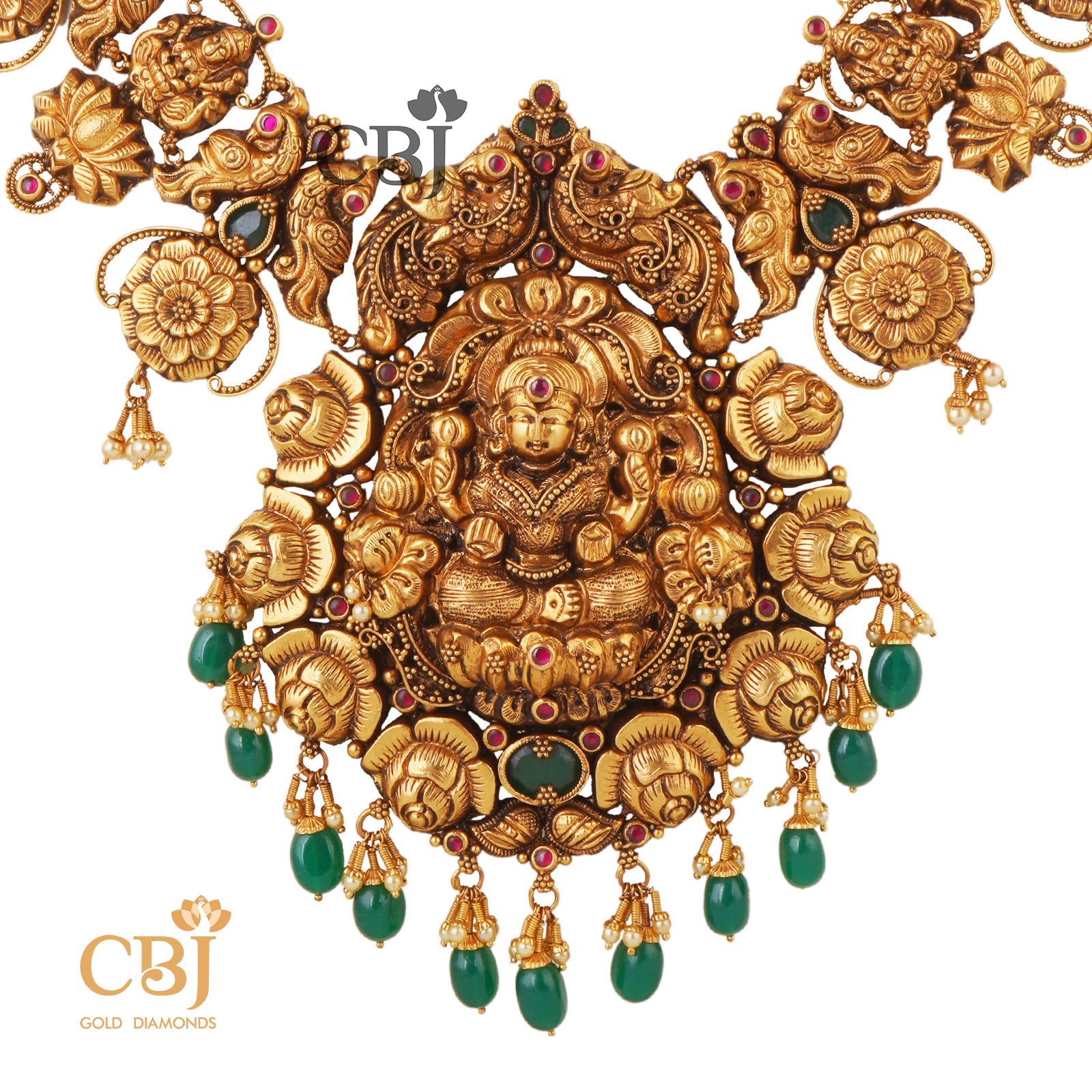 A unique bridal nakashi haram with floral motifs.