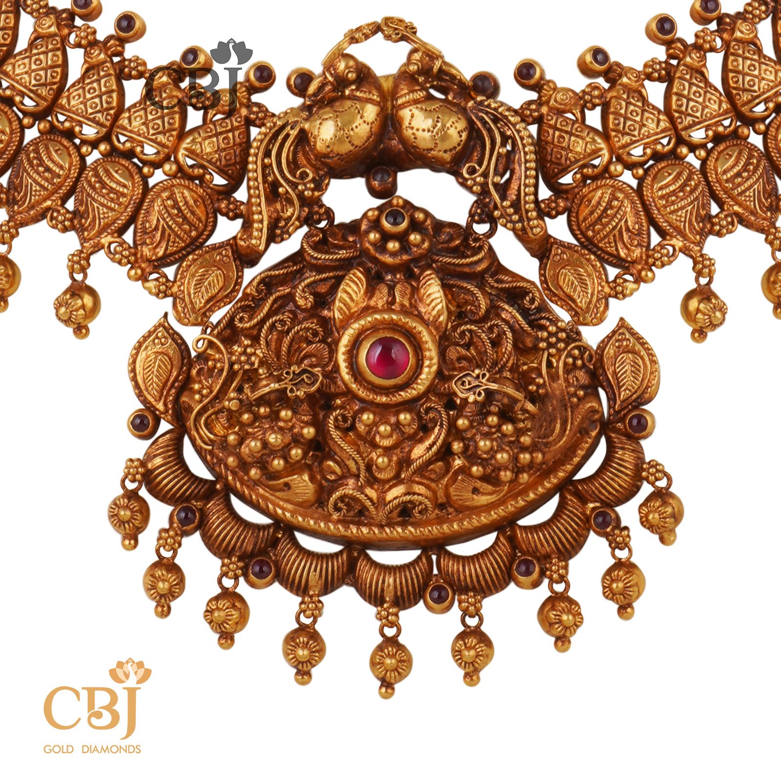 A design that reflects the true meaning of antique. Nakashi necklace handcrafted to perfection.