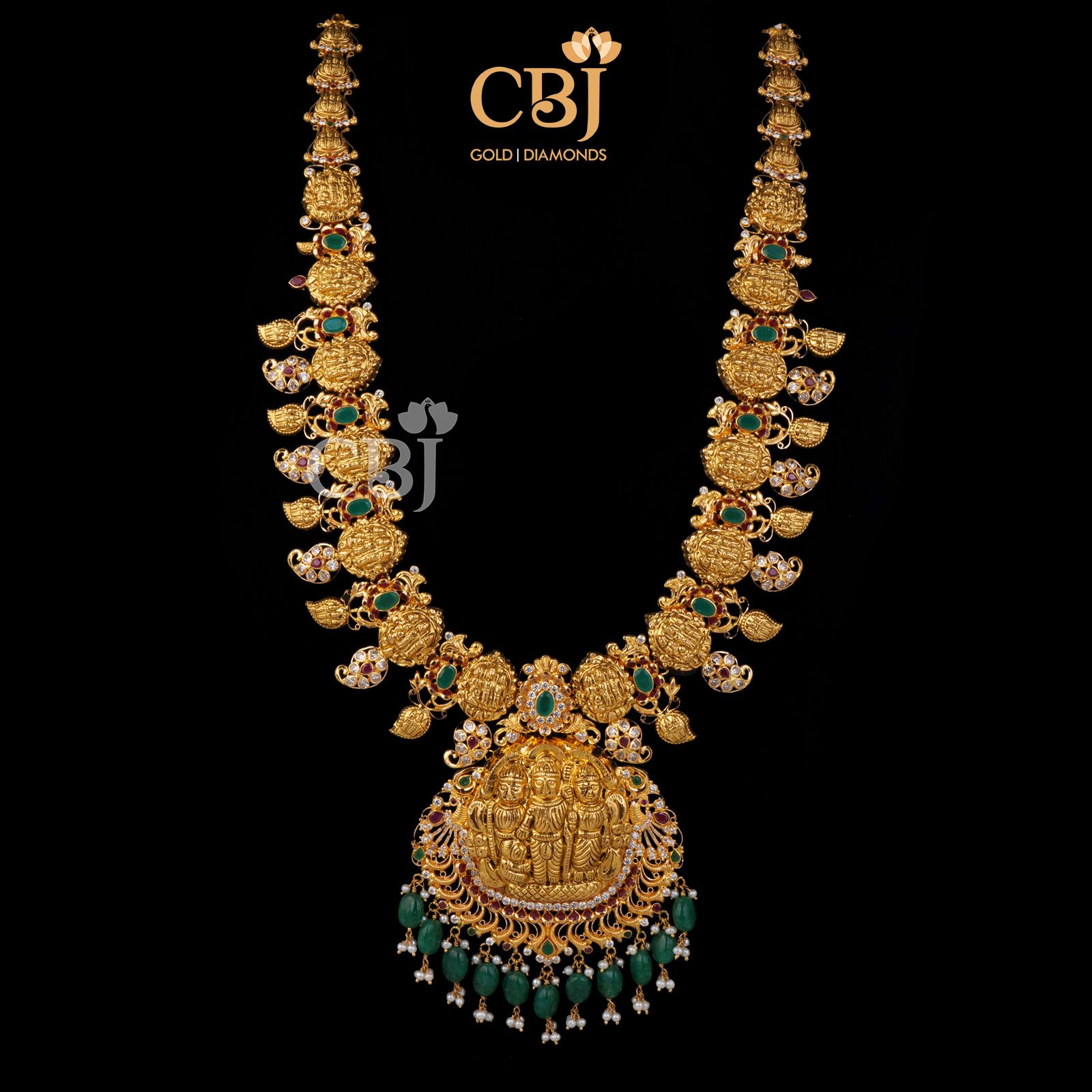 A truly traditional haram studded with rubies and emeralds.