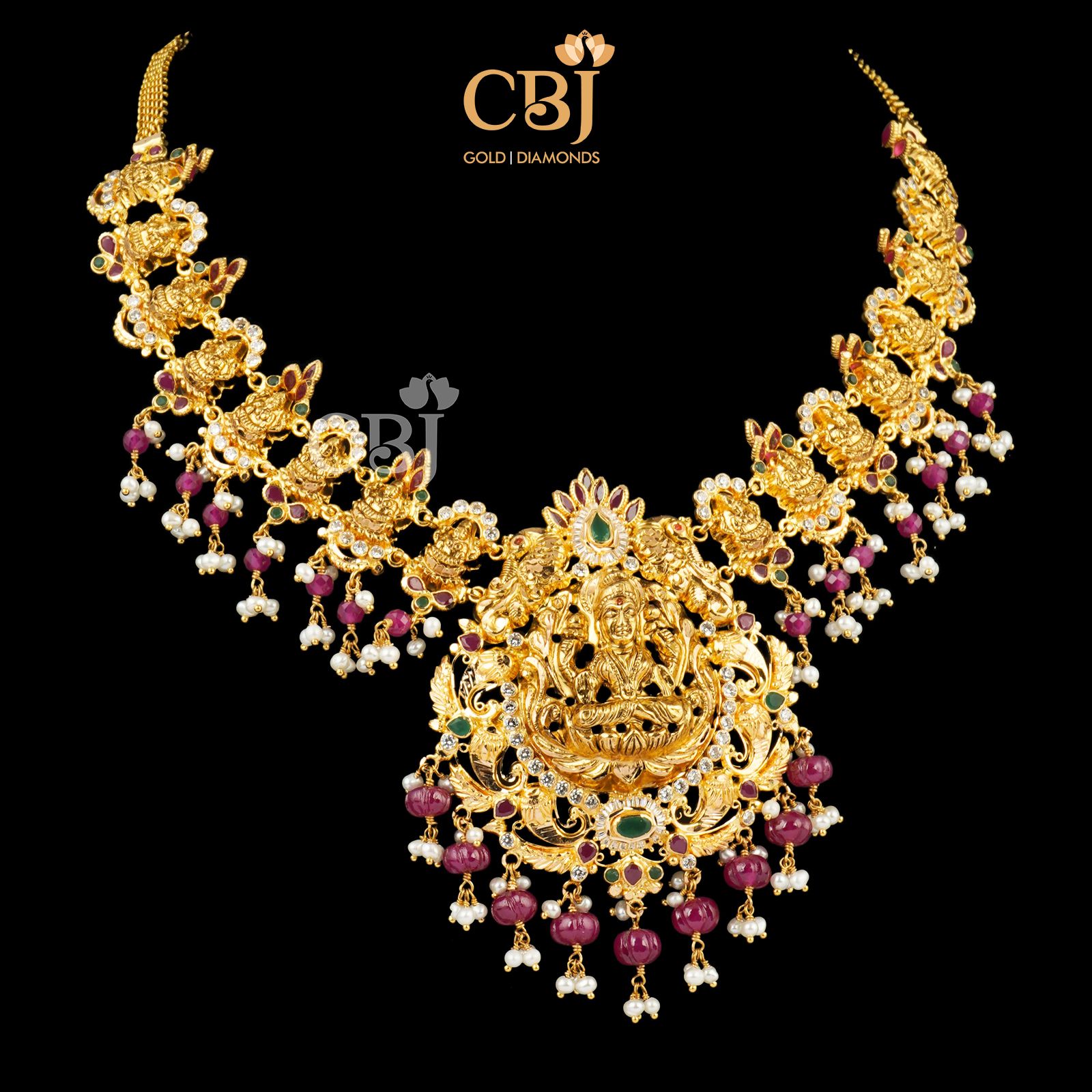 A light weight necklace featuring rubies and micro-pearls.