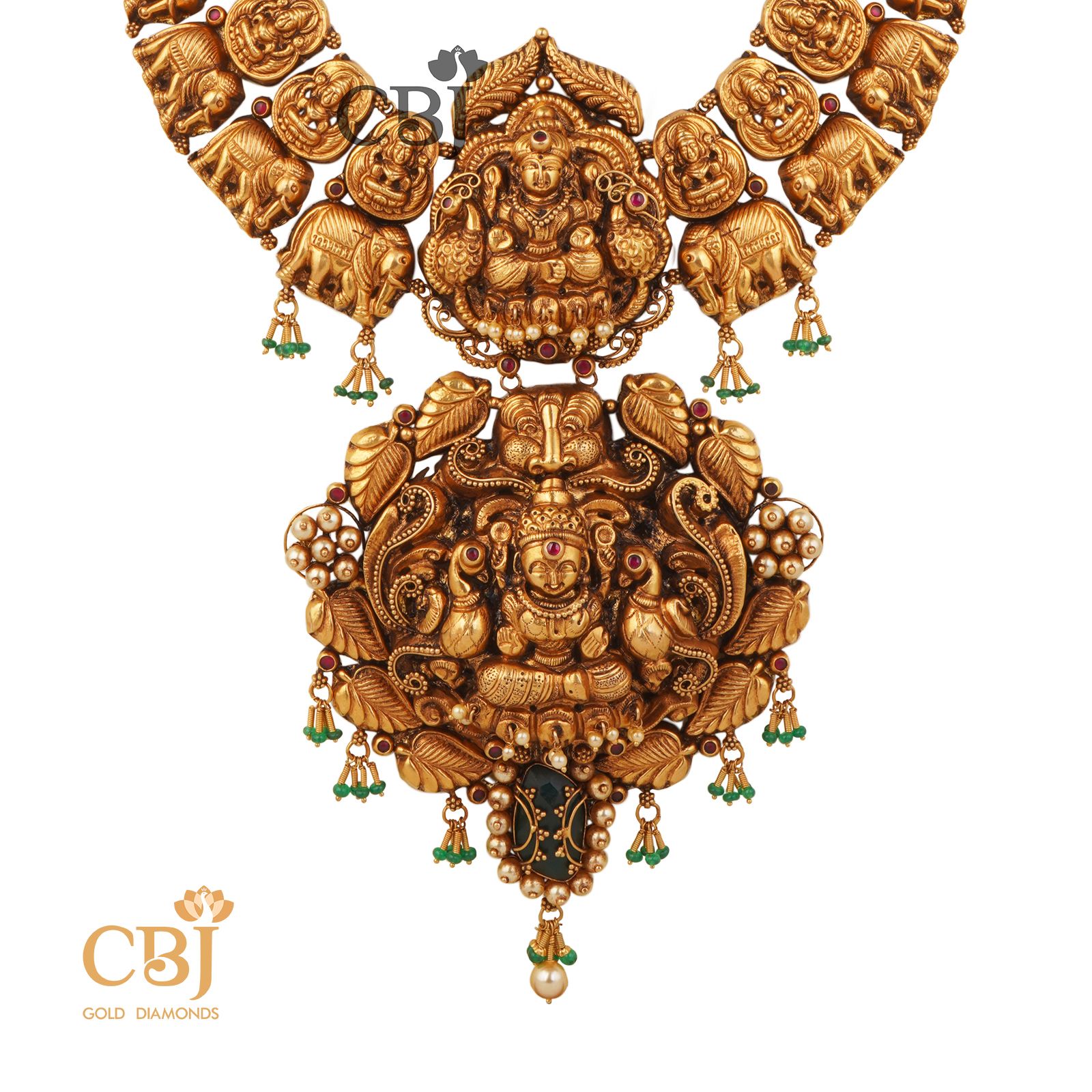 Featuring grandeur in design