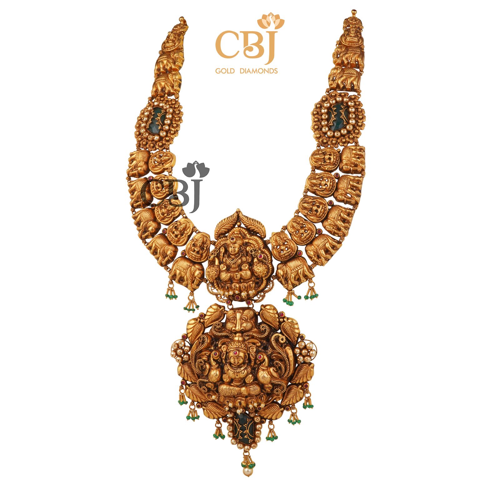 Featuring grandeur in design