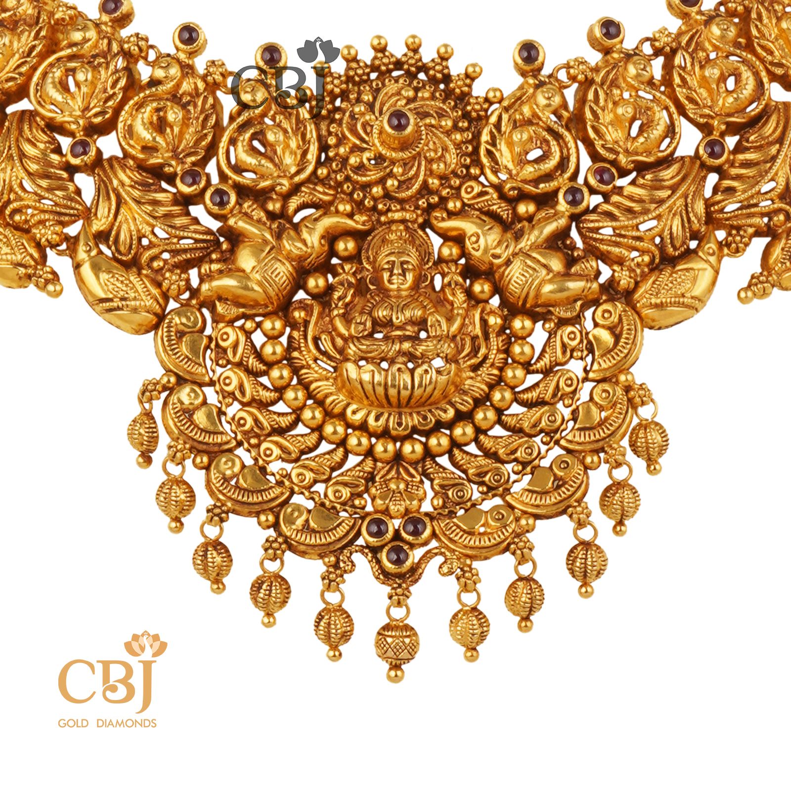 Light antique short necklace studded with ruby stones.