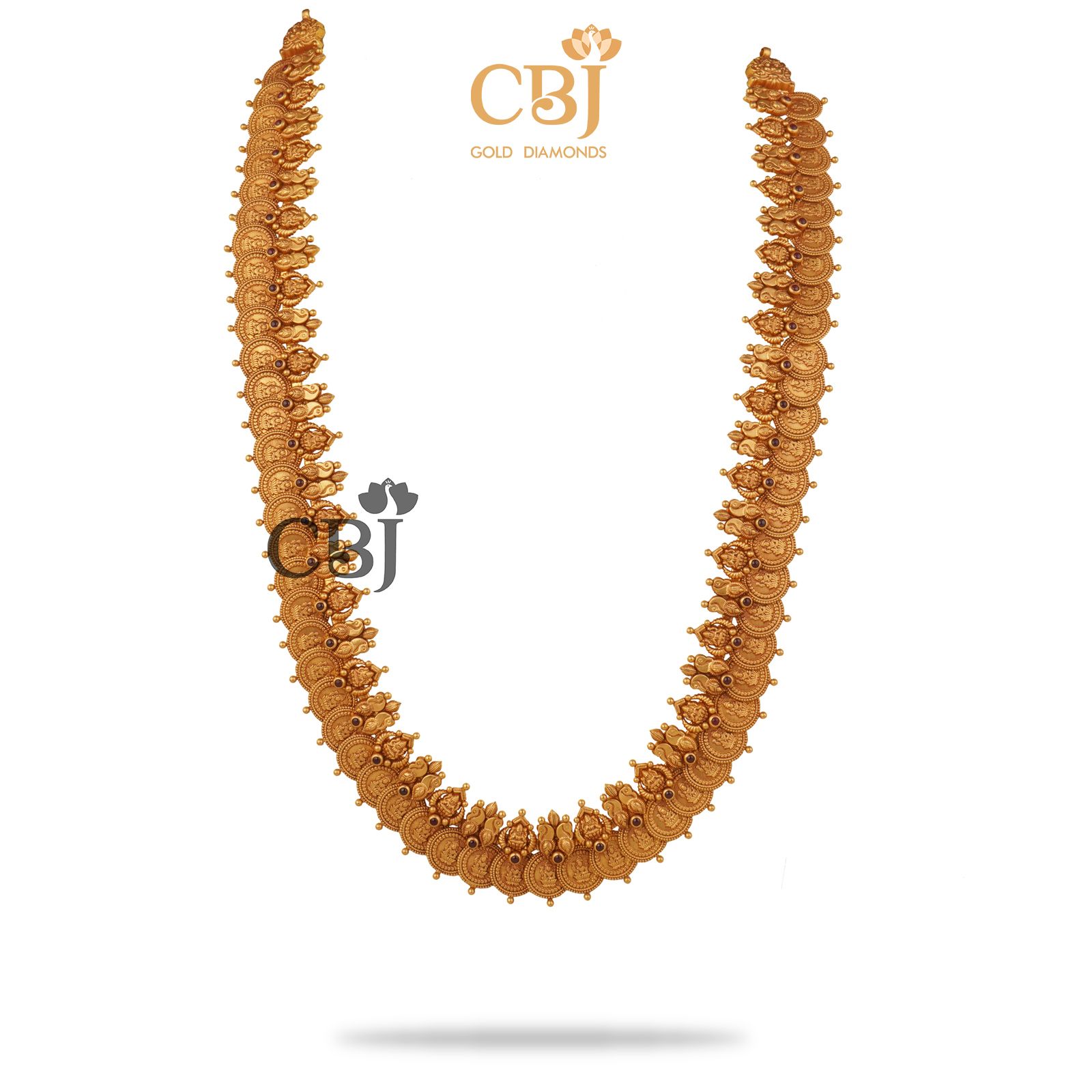 Antique kasu perfectly aligned in symmetrical fashion to give an enhanced elegant look. 