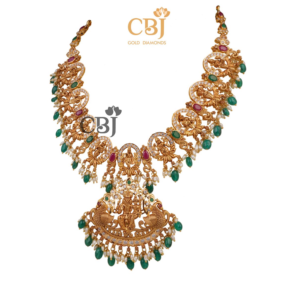 A handcrafted CZ pachi short necklace decorated with rubies