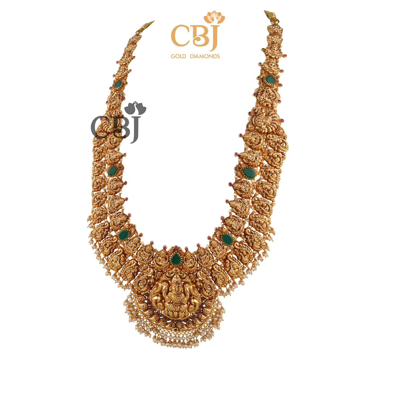 A light weight nakashi U-haram featuring emeralds and micro-pearls.