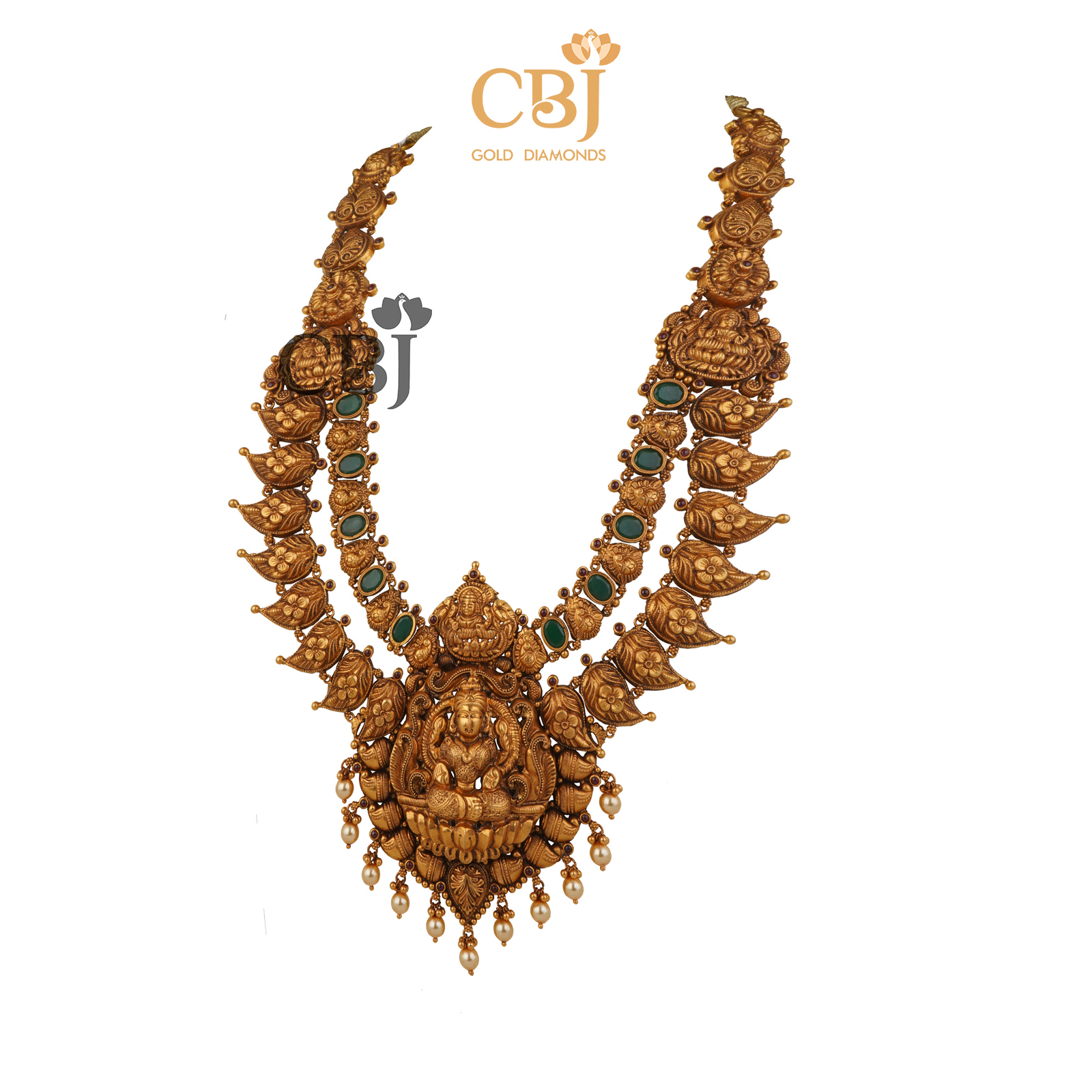 A 2 step deep nakas mango haram enhanced with emerald stones.