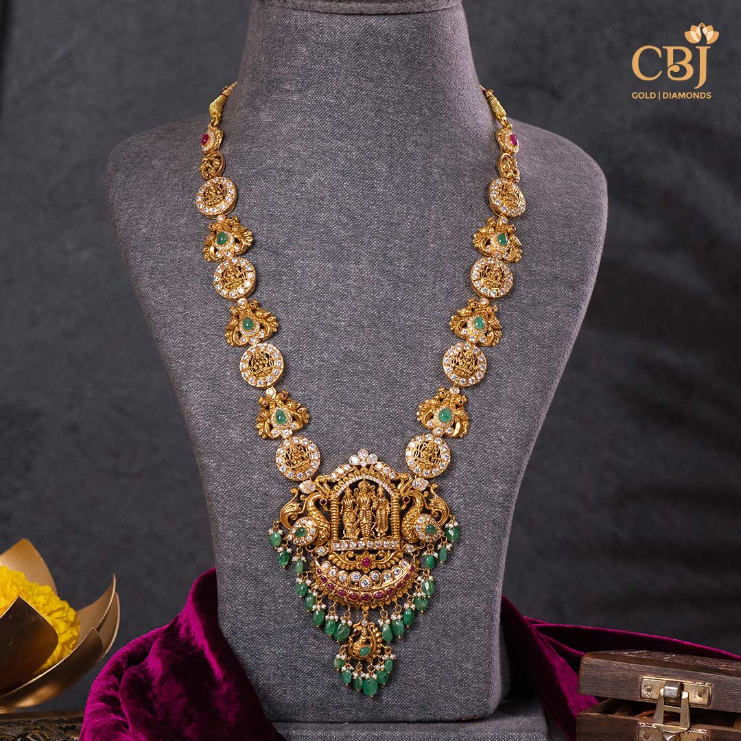 Experience the beauty of artistry with our exquisite Pachi Ramparivar necklace.